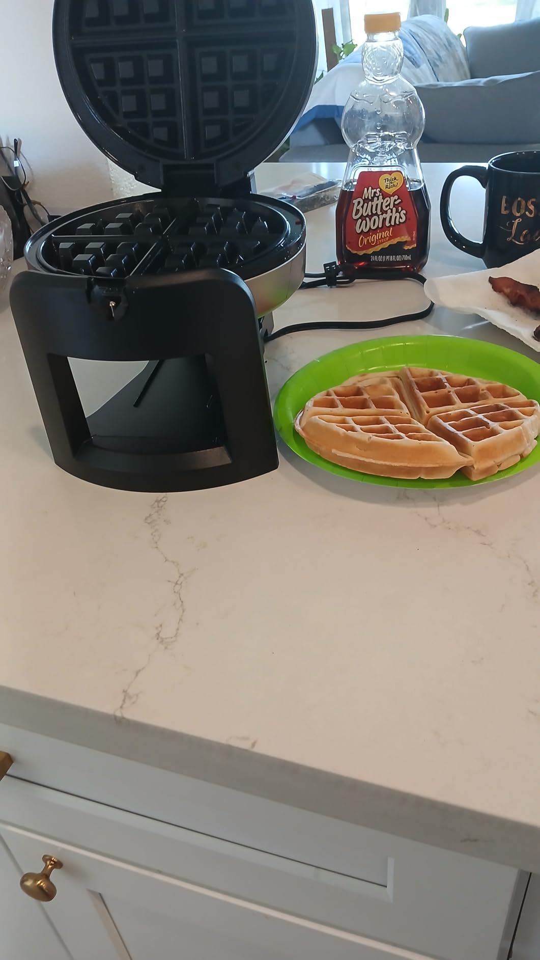Cuisinart Round Flip Belgian Waffle Maker, Black/Silver, 1 inch thick, WAF-F30NAS customer photo 1