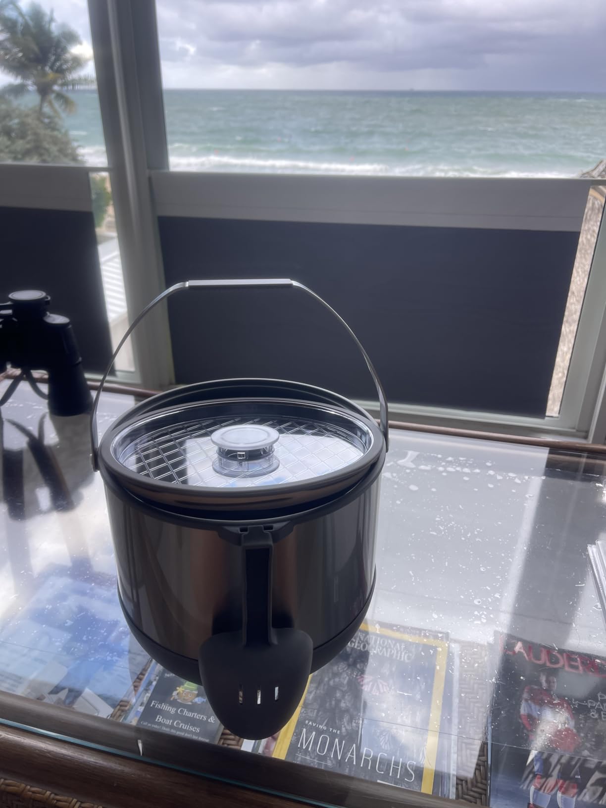 5QT/4.8L Insulated Ice Bucket for Parties, Large Capacity Double-Wall Beverage Bucket with Scoop & Lid for Champagne, Wine, Cocktail (Black) customer photo 2