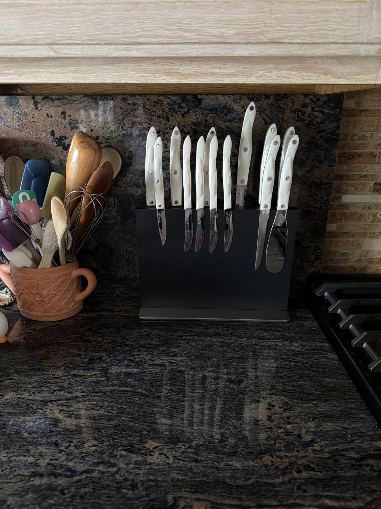Magnetic Knife Block Without Knives-Black Stainless Steel Double-Sided Magnetic Knife Holder Stand with Strong Magnets, Knife Storage Organizer for Kitchen Counter top customer photo 2