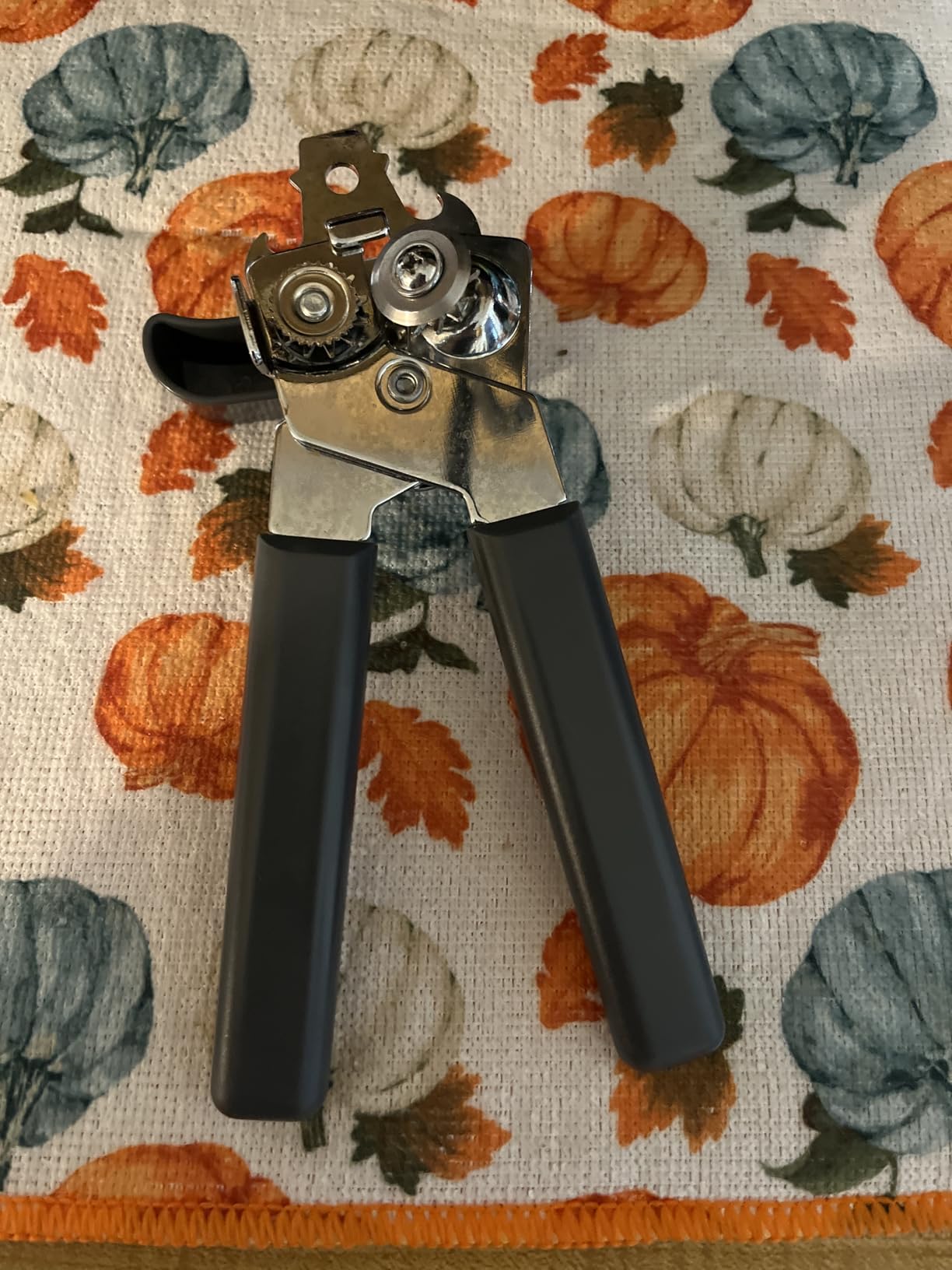 Can Opener Manual, COKORA Can Openers Hand Held with Comfort Anti-Slip Handles, Heavy Duty Stainless Steel Can Opener Smooth Edge and Bottle Openers, Easy Turn Can Openers for Seniors, Kitchen, Black customer photo 1