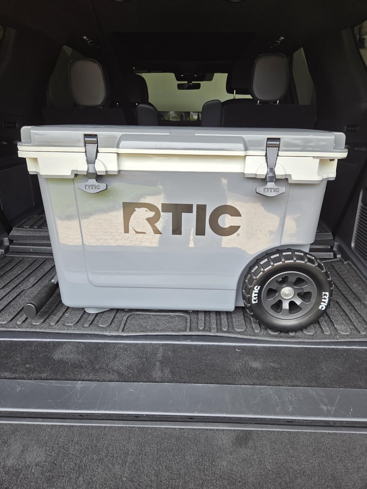 RTIC 52 Quart Ultra-Light Wheeled Hard Cooler Insulated Portable Ice Chest Box for Beach, Drink, Beverage, Camping, Picnic, Fishing, Boat, Barbecue customer photo 1