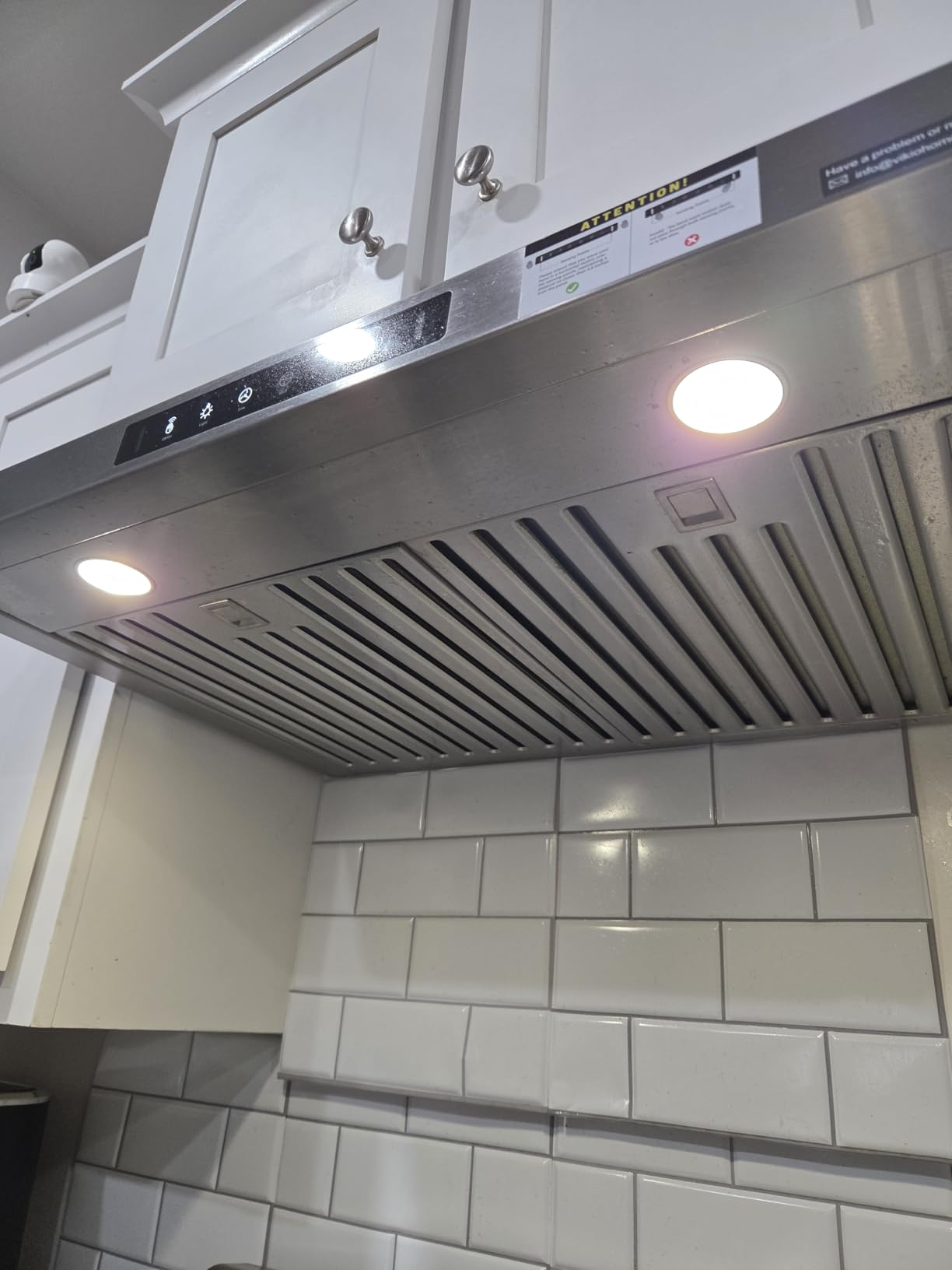 VIKIO HOME Under Cabinet Range Hood 30 Inch, 980CFM Fast Venting Ducted, Kitchen Hood With 3 Speed Gesture Sensing & Touch Control, Stainless Steel Stove Vent Hood With LED Light And 2 Baffle Filters customer photo 1