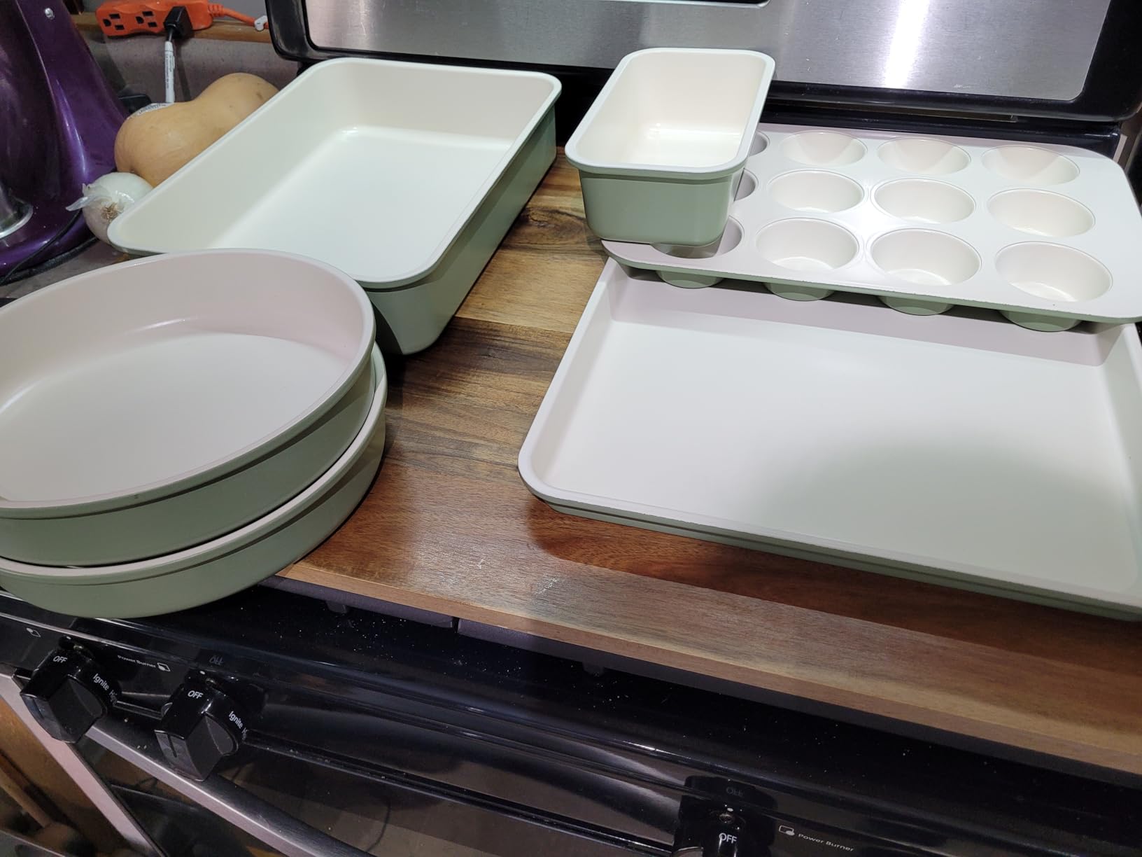 GreenLife 6 Piece Nonstick Bakeware Set, Non-Toxic PFAS-Free Ceramic Oven Pans, Dishwasher & Oven Safe to 450°F, Easy Release Baking Sheet, Loaf Pan, Rectangle & Round Cake, Muffin Pan, Sage customer photo 2