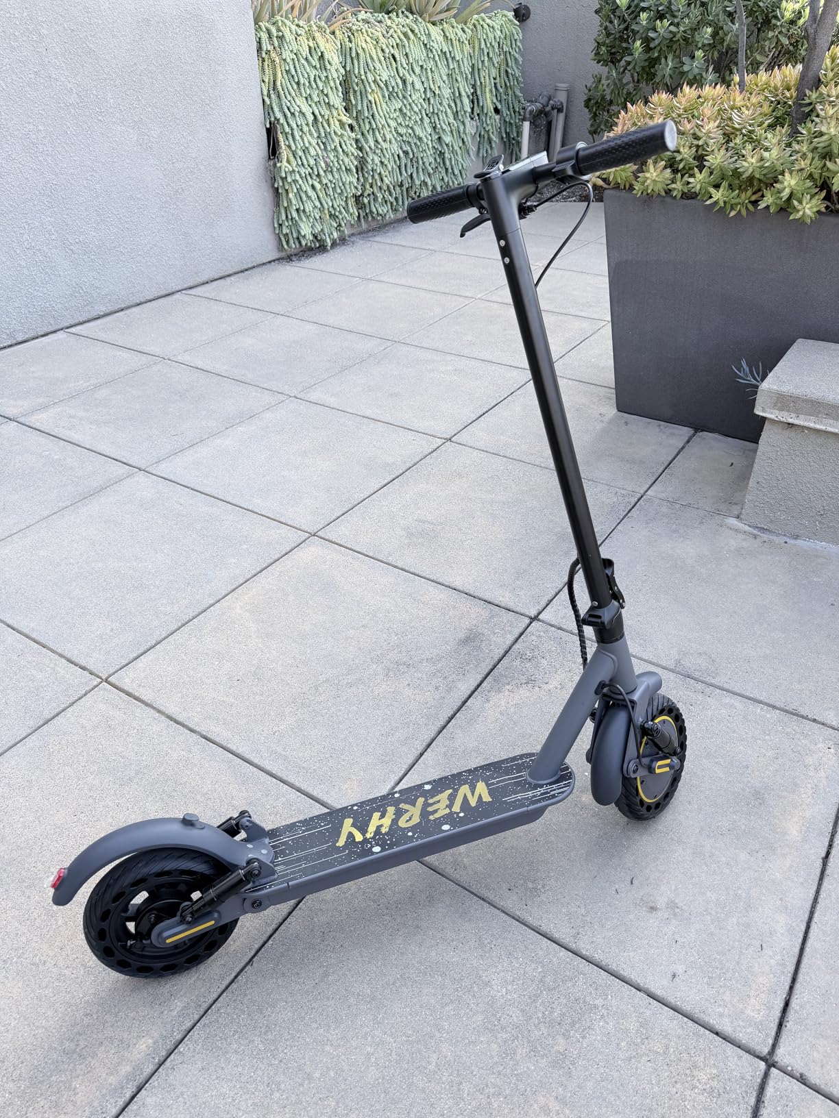 WERHY 10 Inches Electric Scooter, 500W Powerful Motor & 22 MPH Top Speed, 22-28Miles Long Range, Folding E Scooter with Dual Braking for Adults customer photo 2