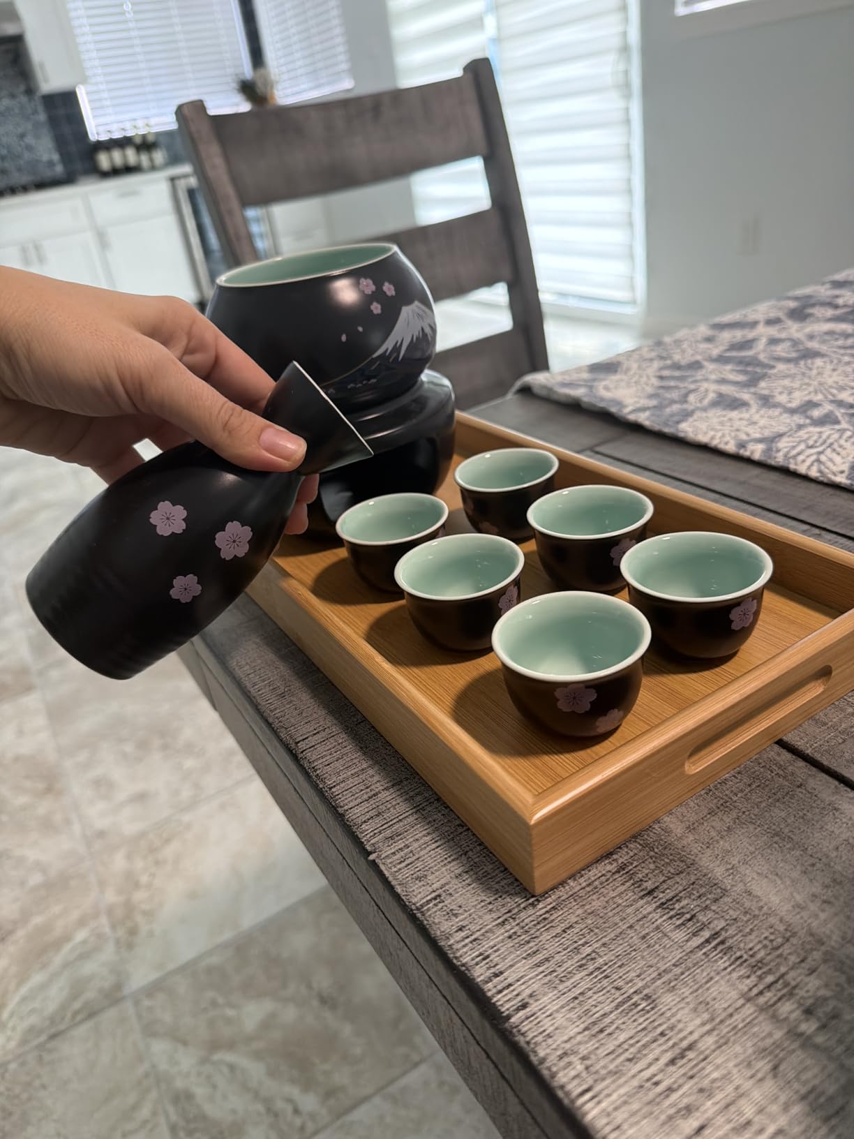 DUJUST 10 pcs Japanese Sake Set with Warmer for 6, Sakura & Fuji Design Porcelain Sake Set, 6 Sake Cups, 1 Bottle, 1 Warmer, 1 Candle Stove, 1 Tray & 1 Box, Warm Sake Carafe, Japanese Gifts - Black customer photo 1