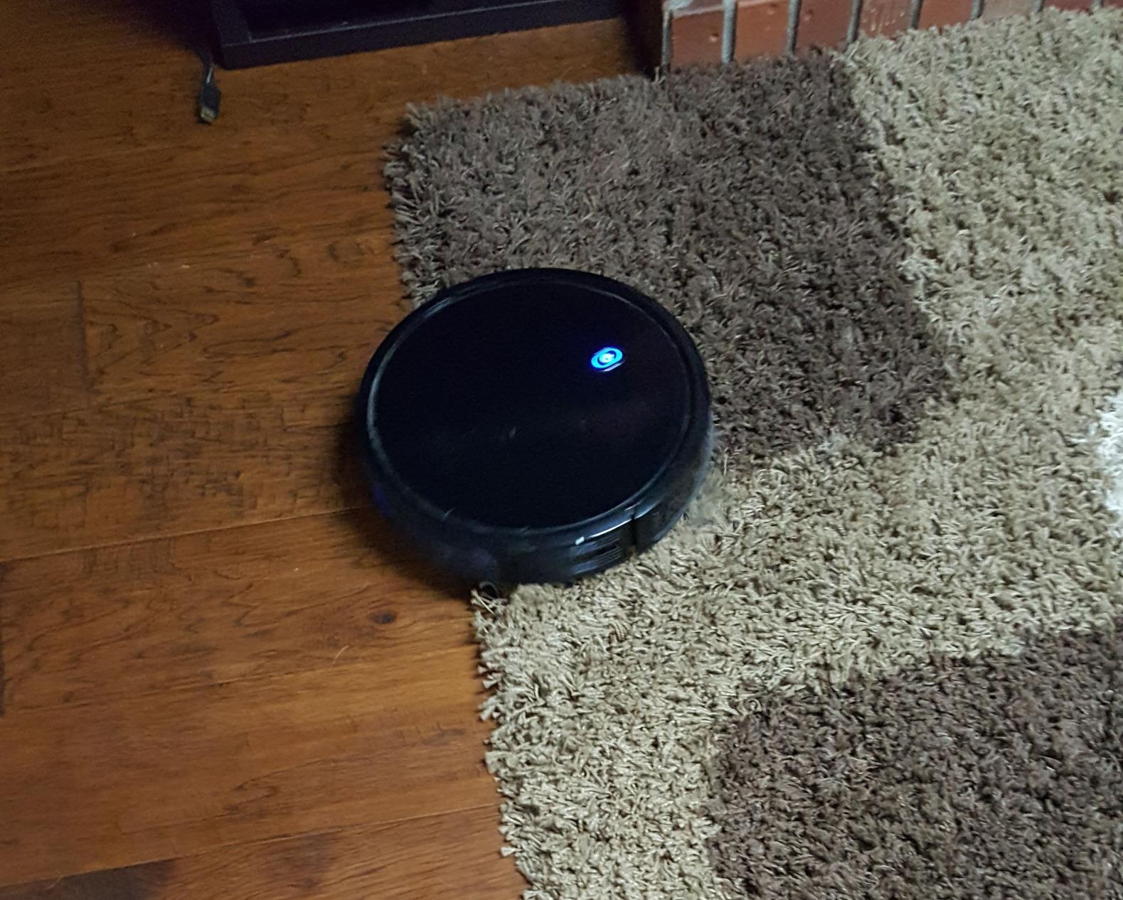 eufy Robot Vacuum E25, 20,000 Pa Suction, HydroJet Always-Clean Roller Mop, All-in-One Robot Vacuum and Mop Combo, Edge-to-Corner Cleaning, Zero-Tangle Design, AI Obstacle Avoidance (Upgraded) customer photo 2