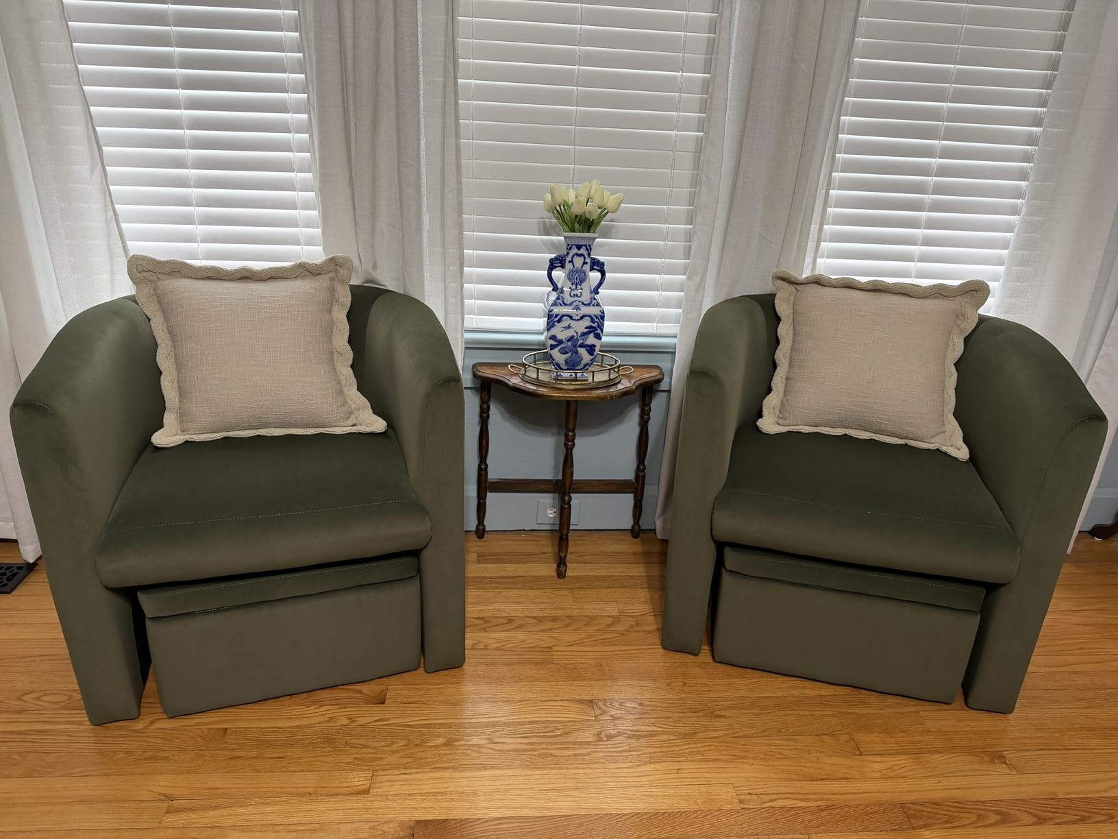 COLAMY Morden Velvet Living Room Side Chair with Storage Ottoman Set of 2, Single Sofa Armchair with Lounge Seat, Upholstered Barrel Accent Chair for Bedroom/Office/Reading Spaces, Green customer photo 2