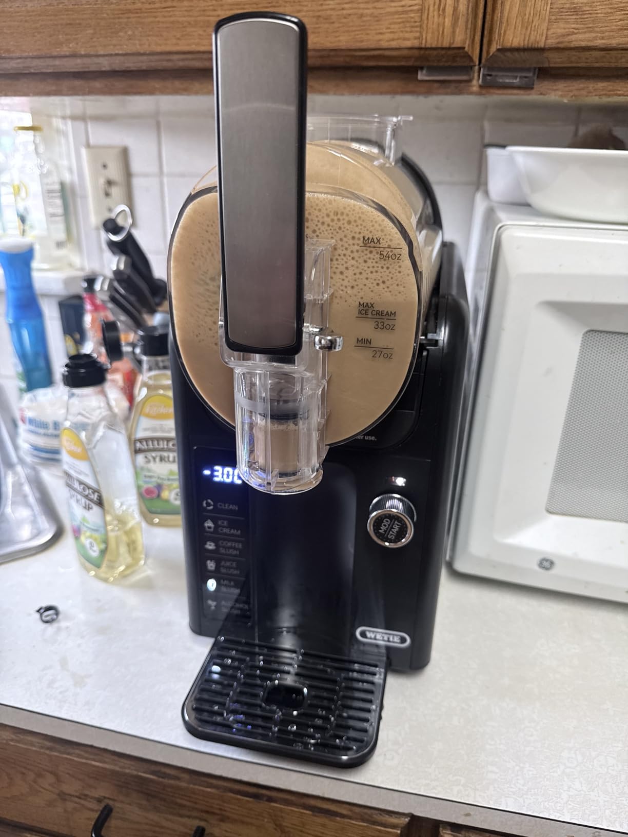 WETIE Slushie Machine, 82oz Slushy Maker with Adjustable Temperature, LED Display, Auto-Clean, 5-in-1 Frozen Drink Maker for Ice Cream, Frappes, Milkshake, Frozen Margaritas, 24H Running for Home customer photo 1