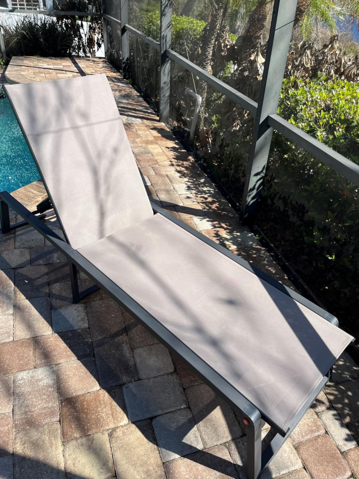 Aluminum Chaise Lounge Chair Outdoor, Foldable & No Assembly Patio Pool Lounge Chairs 5-Position Recliner for Outside Poolside, Fully Grounded Legs Sun Lounger for Beach, Yard, Khaki customer photo 2