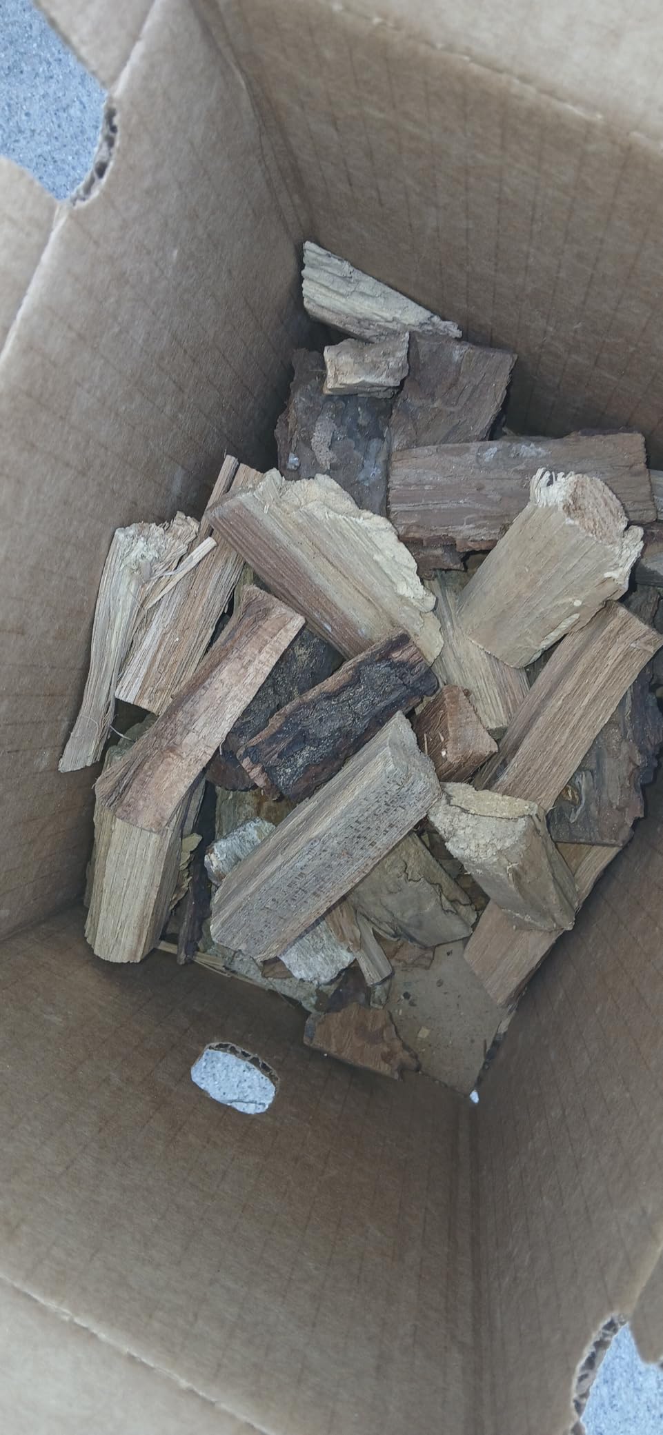 Western Wood Smoking Chunks Variety Pack - 4 Boxes (500 cu in Each) - Mesquite, Hickory, Pecan & Oak - All-Natural BBQ Wood for Grilling, Smoking Beef, Pork, Poultry & More customer photo 2