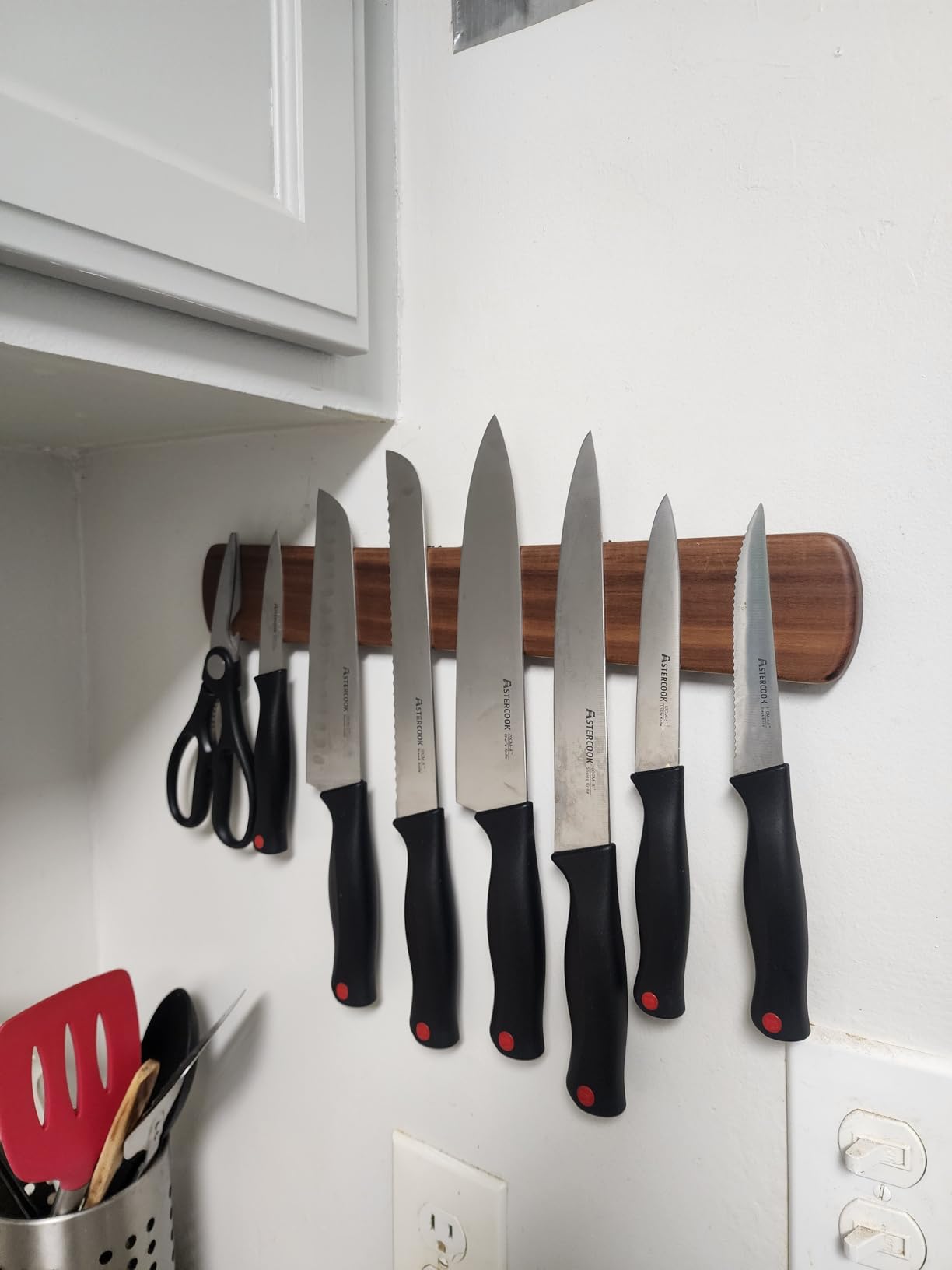 Magnetic Knife Holder for Wall, 16 Inch Wood Knife Strip with Strong Magnetism, Kitchen Accessories Organizer, Housewarming Gifts for New Home, Storage Space Savers for Apartment/Rv/Farmhouse customer photo 1