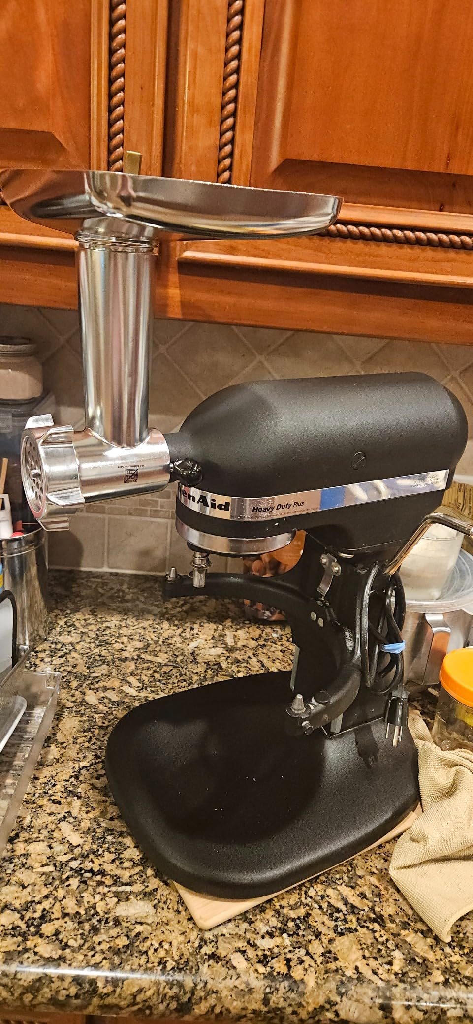 AAOBOSI Meat Grinder Electric, [3000W Max] Meat Grinder Heavy Duty with 2 Stainless Steel Blades & 3 Grinding Plates, Sausage Maker & Kibbe Kit for Home Kitchen Using customer photo 1