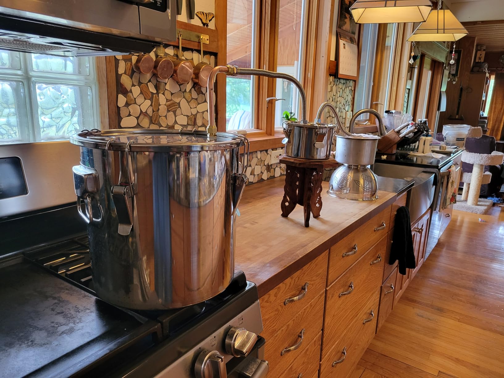 Suteck Alcohol Still, 8 Gal 30 L Stainless Steel Copper Still with Thumper Keg and Build-in Thermometer for Home Brewing, DIY Whisky Brandy, Happy New Year Gifts, Included Pump customer photo 2