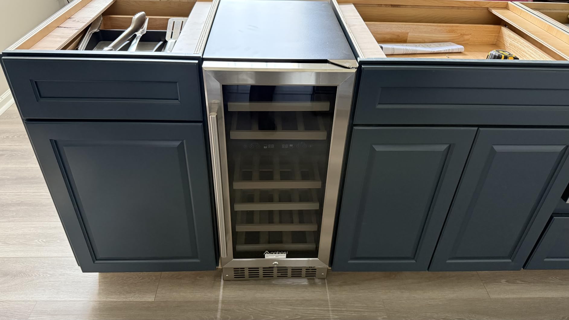 AAOBOSI 15 inch Dual Zone Wine Fridge, 28 Bottles Built-in or Freestanding Fridge,41-64°F Wine Cooler with Professional Compressor,Low Noise and No Fog customer photo 1