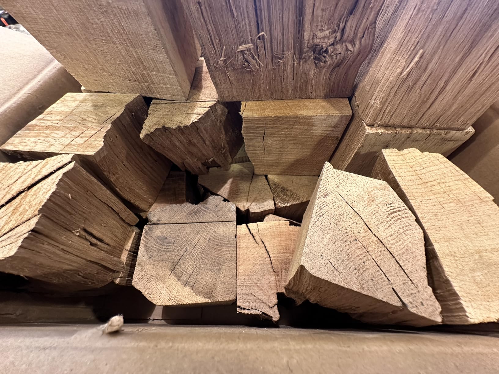 Oak Smoking Wood Chunks 12-14 LB - 100% Natural Oak Wood Chunks for BBQ, Smoker, Grill & Pizza Oven - Clean Burn, Rich Smoke Flavor customer photo 2