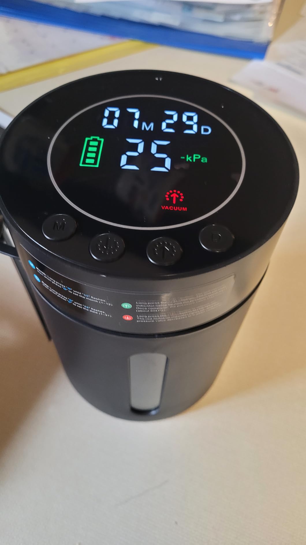 Automatic Vacuum Coffee Canister, 1.3L Airtight Food Storage Containers with Smart Pressure Sensor, Electric Coffee Bean Container Rechargeable with LED Display Window for Home Kitchen Food Storage customer photo 1