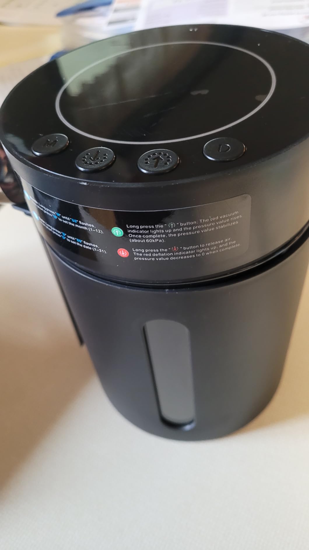 Automatic Vacuum Coffee Canister, 1.3L Airtight Food Storage Containers with Smart Pressure Sensor, Electric Coffee Bean Container Rechargeable with LED Display Window for Home Kitchen Food Storage customer photo 2