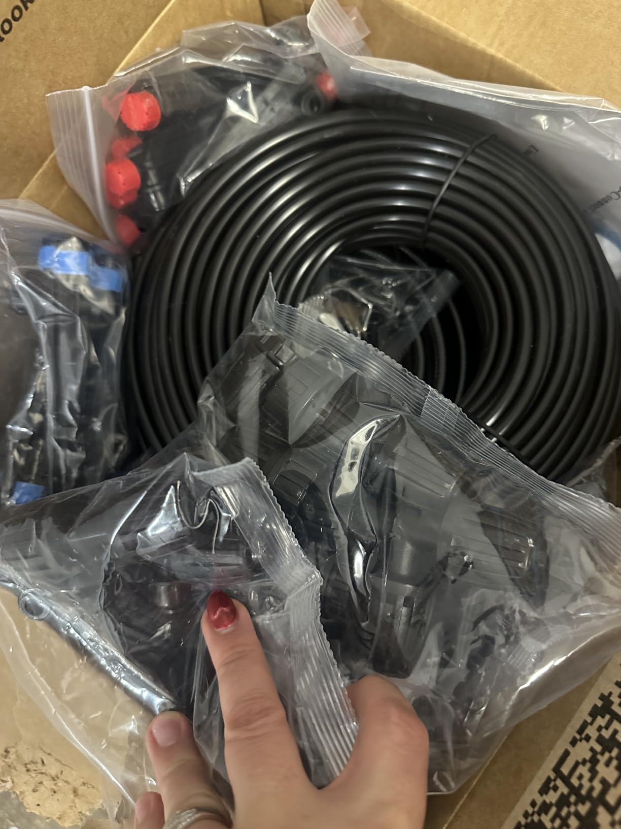 Drip Irrigation System Push-to-Connect Garden Watering System Kit for Raised Beds, Expandable DIY Drip Irrigation Kit with 1/2