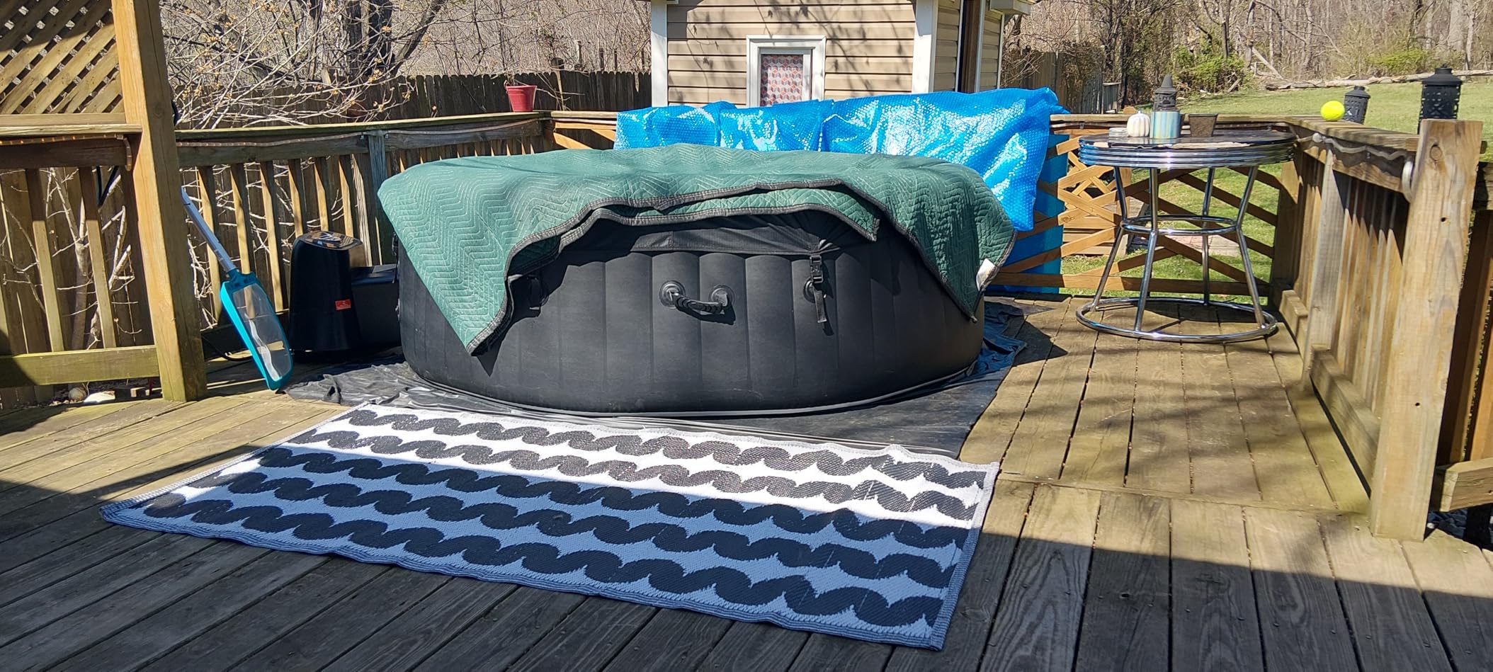 NAIZEA Inflatable Hot Tub - Outdoor Hot Tubs 4 to 6 Person, Portable Blow Up Spa Square Portable Hot Tub, 130 Soothing Bubble Air Jets,Spa Tubs Cover, 2 Filters, 240 Gallon,73x73x25 customer photo 1