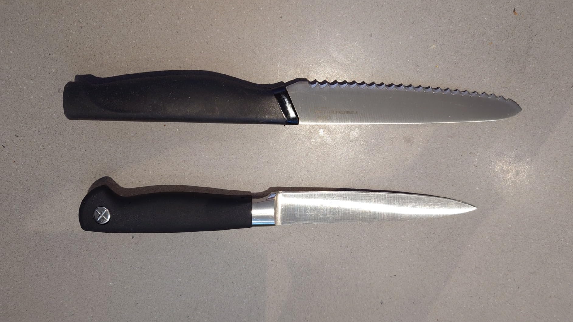 OXO Good Grips 5-in Serrated Utility Knife, Silver/Black customer photo 1