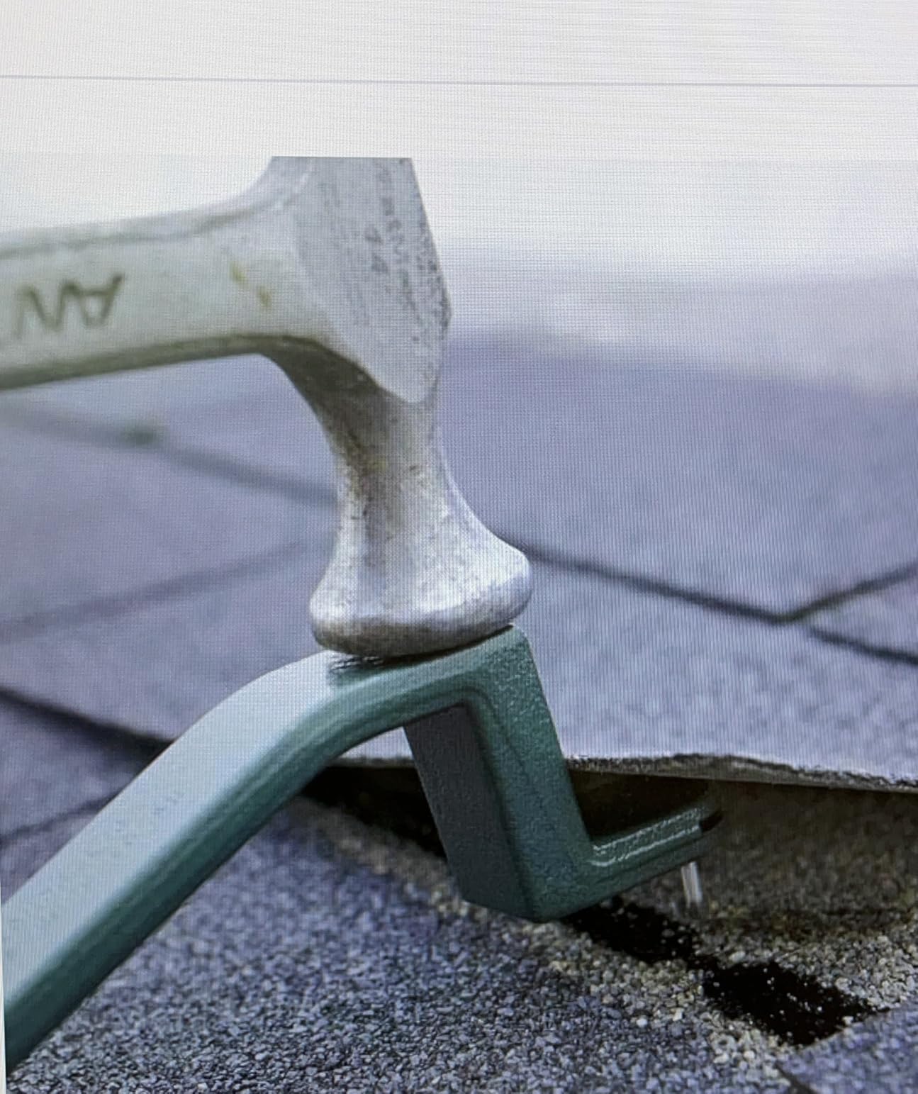 PacTool RS501 Roof Snake Tool - Shingle Pry Bar - Heavy Duty Nail Remover Tool - Roof Shingle Remover - Professional Roofing Tools customer photo 1