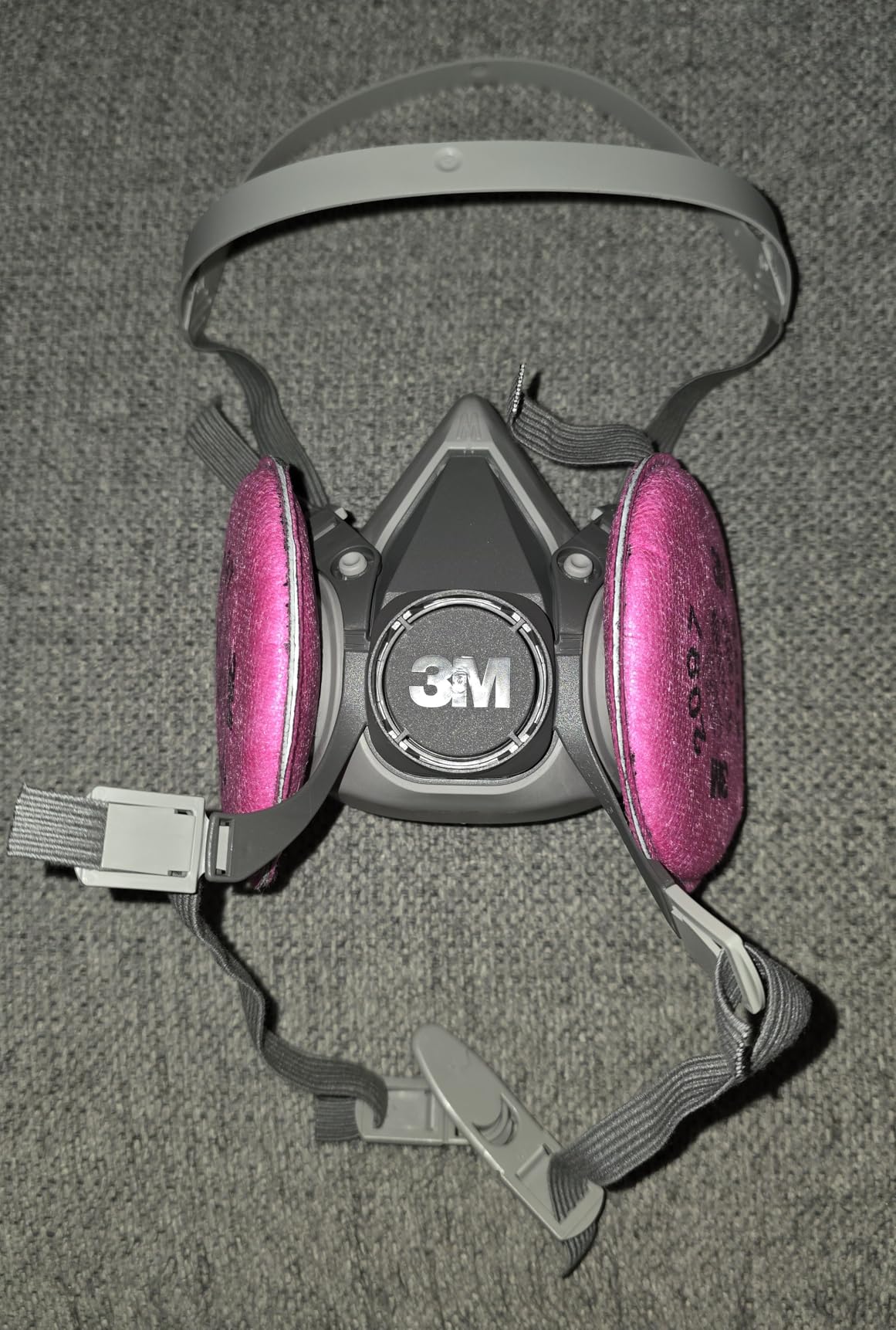 3M P100 Performance Mold & Lead Paint Removal Respirator, Medium customer photo 2