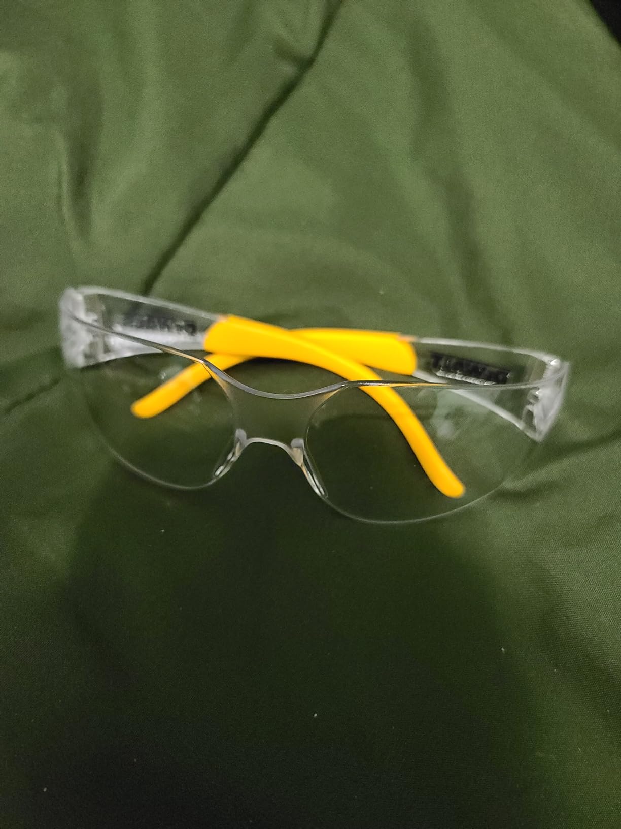 DEWALT DPG54-1C Protector Protective Eyewear - ANSI Z87.1+ Impact Rated - Lightweight Universal-Fit Frame - Flexible Rubber Temples - Clear Lens customer photo 1