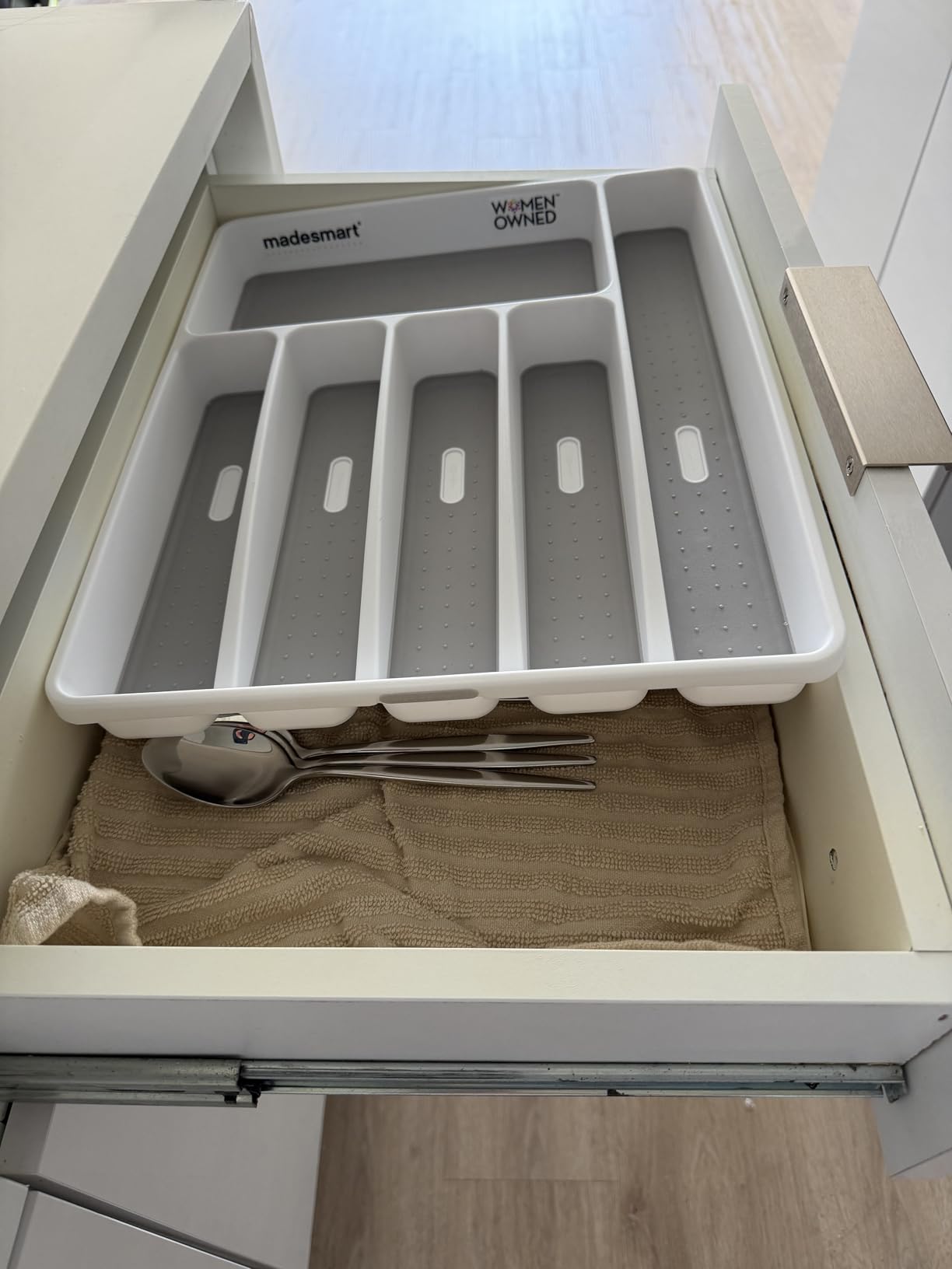 madesmart Classic Large Silverware Tray - White, 6-Compartments, Kitchen Drawer Organizer with Soft-Grip Lining and Non-Slip Rubber Feet, BPA-Free customer photo 1