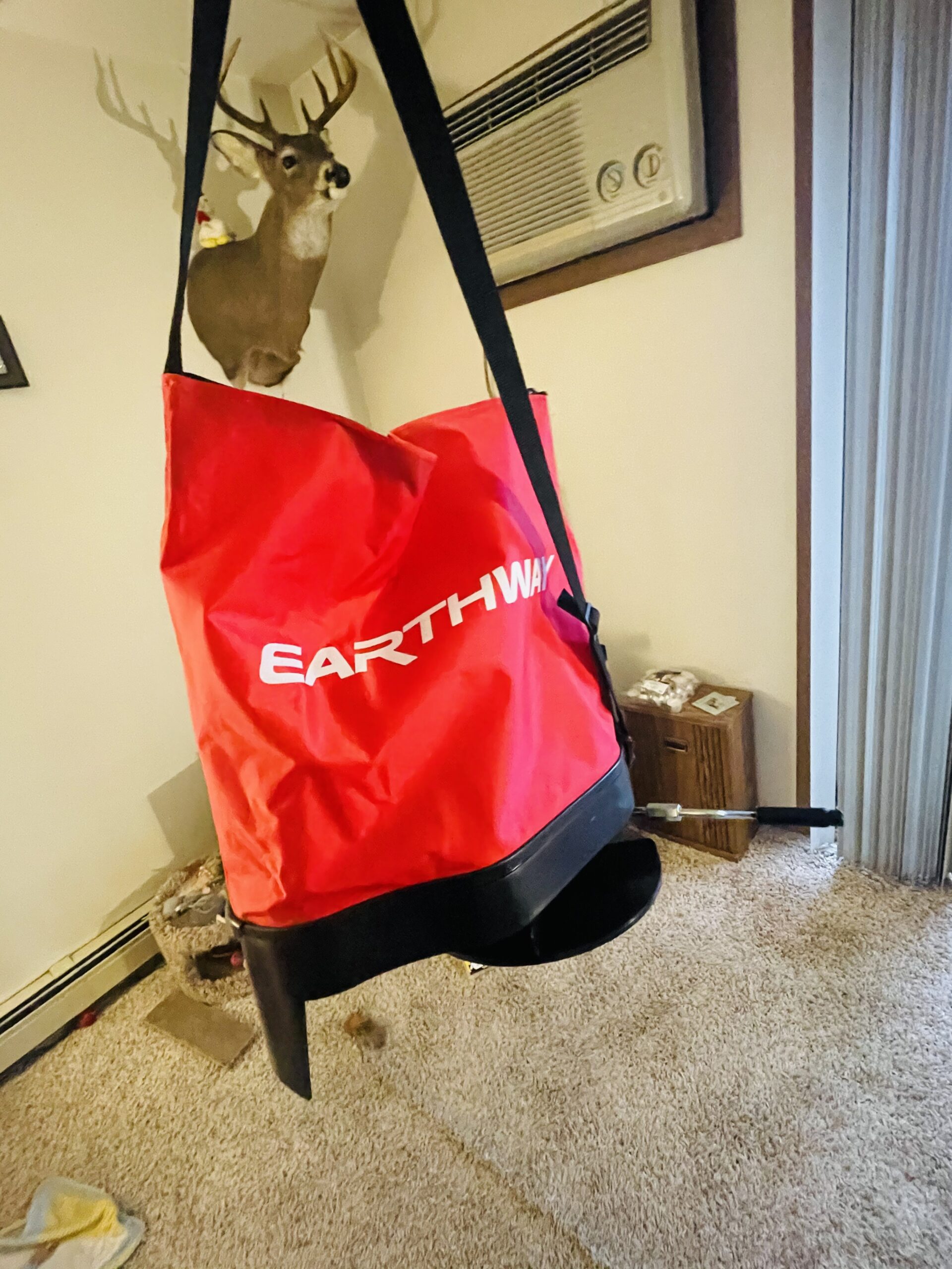 EarthWay 2750 25lb Nylon Bag Seeder/Spread with Comfortable Cross Shoulder Strap, Red with Accurate Placement with Side Spread Control and Spring Close Shutoff customer photo 1