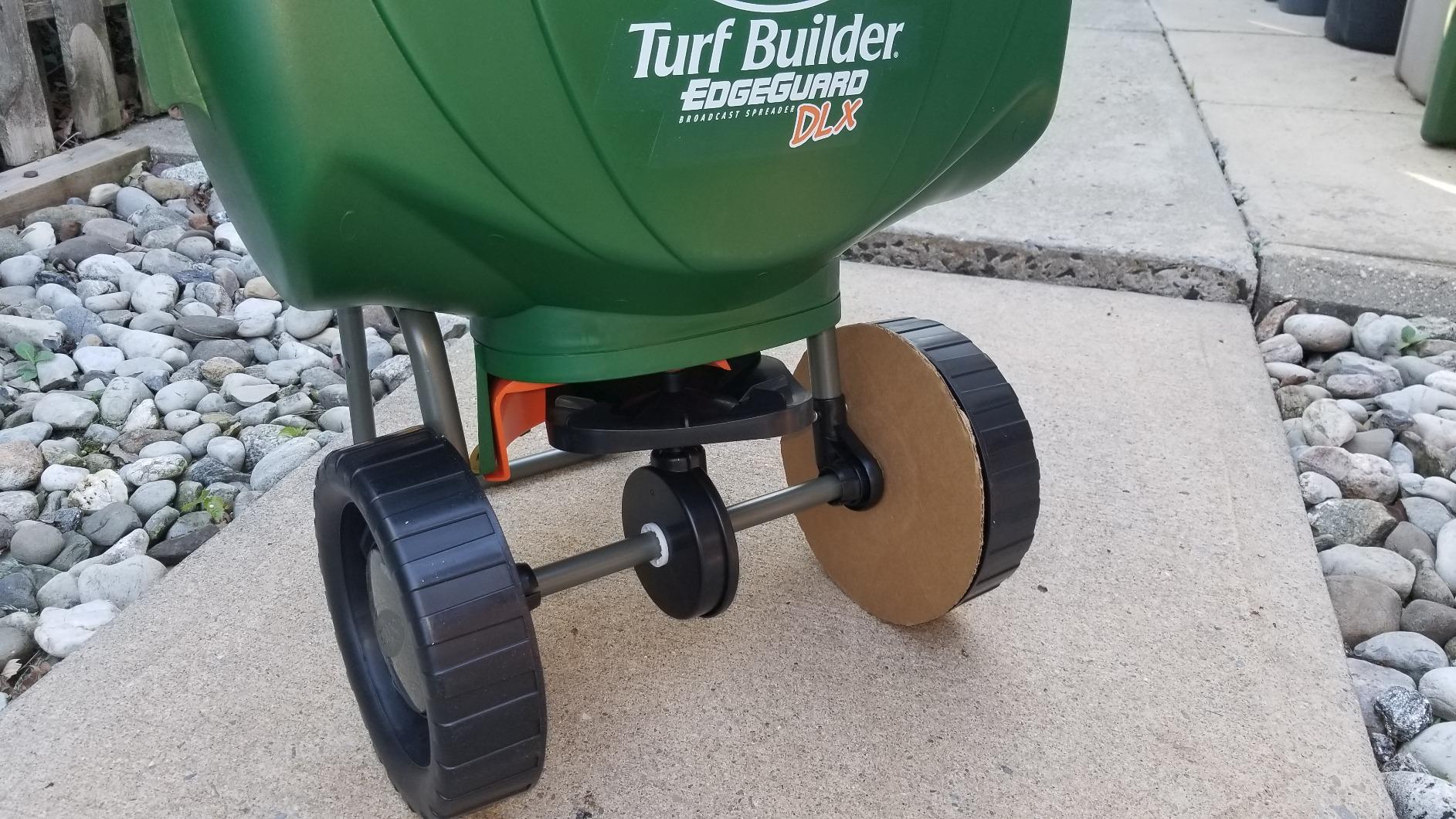 Scotts Turf Builder EdgeGuard DLX Broadcast Spreader - Spreader for Lawn Fertilizer, Weed & Insect Control, Grass Seed, and Ice Melt, Holds Up to 15,000 sq. ft. of Product customer photo 1