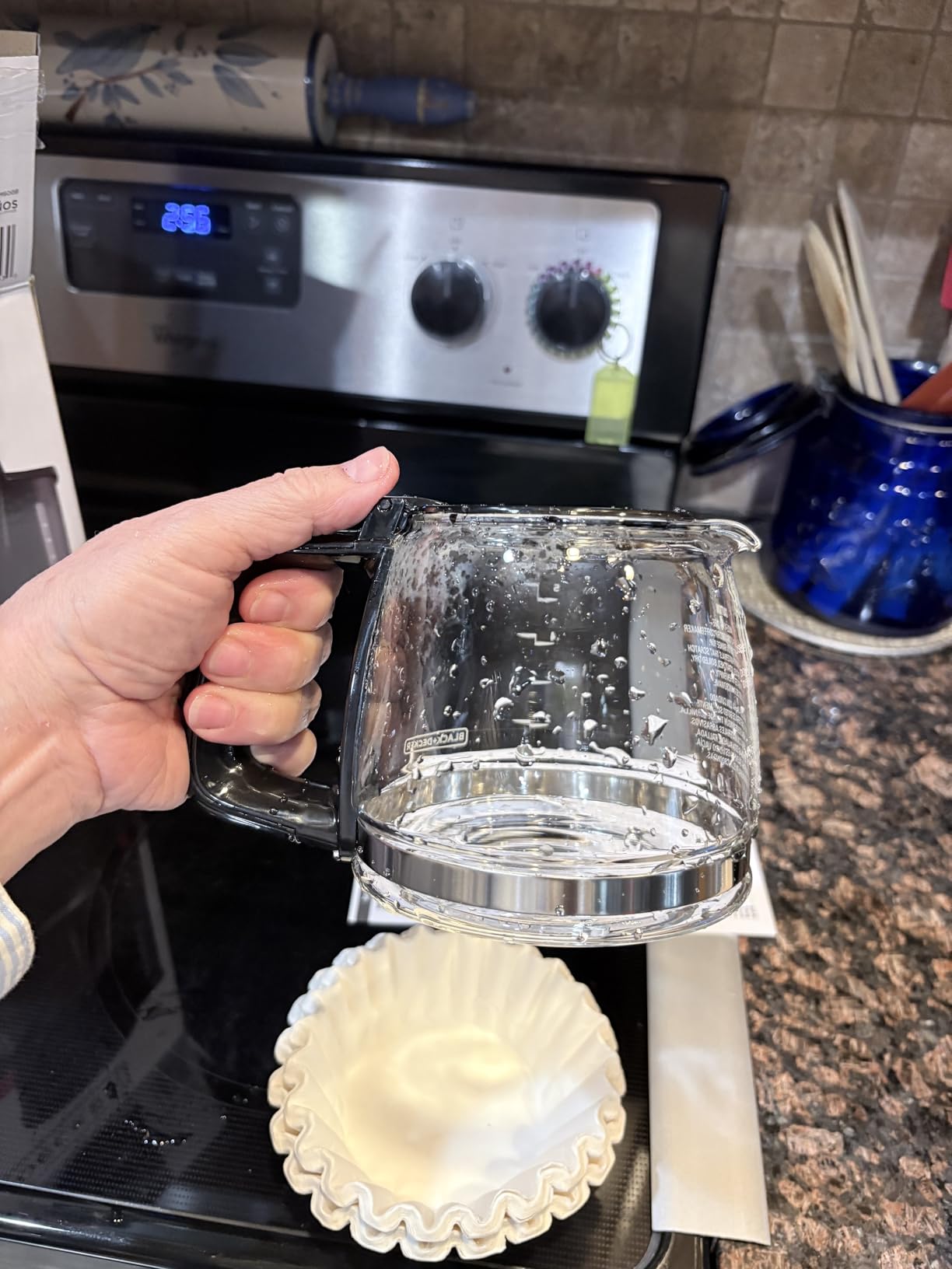 BLACK+DECKER 5-Cup Coffeemaker, DCM600B Black customer photo 1
