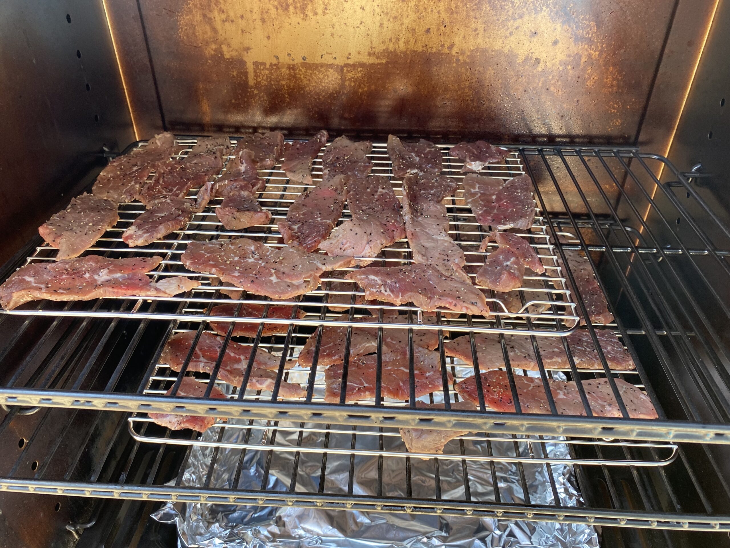 Hi Mountain Jerky Seasoning and Cure Kit | CRACKED PEPPER 'N GARLIC BLEND | Beef Jerky Seasoning | Perfect for Beef, Venison, Elk, & Deer | Seasons up to 15 lbs. of Meat customer photo 2