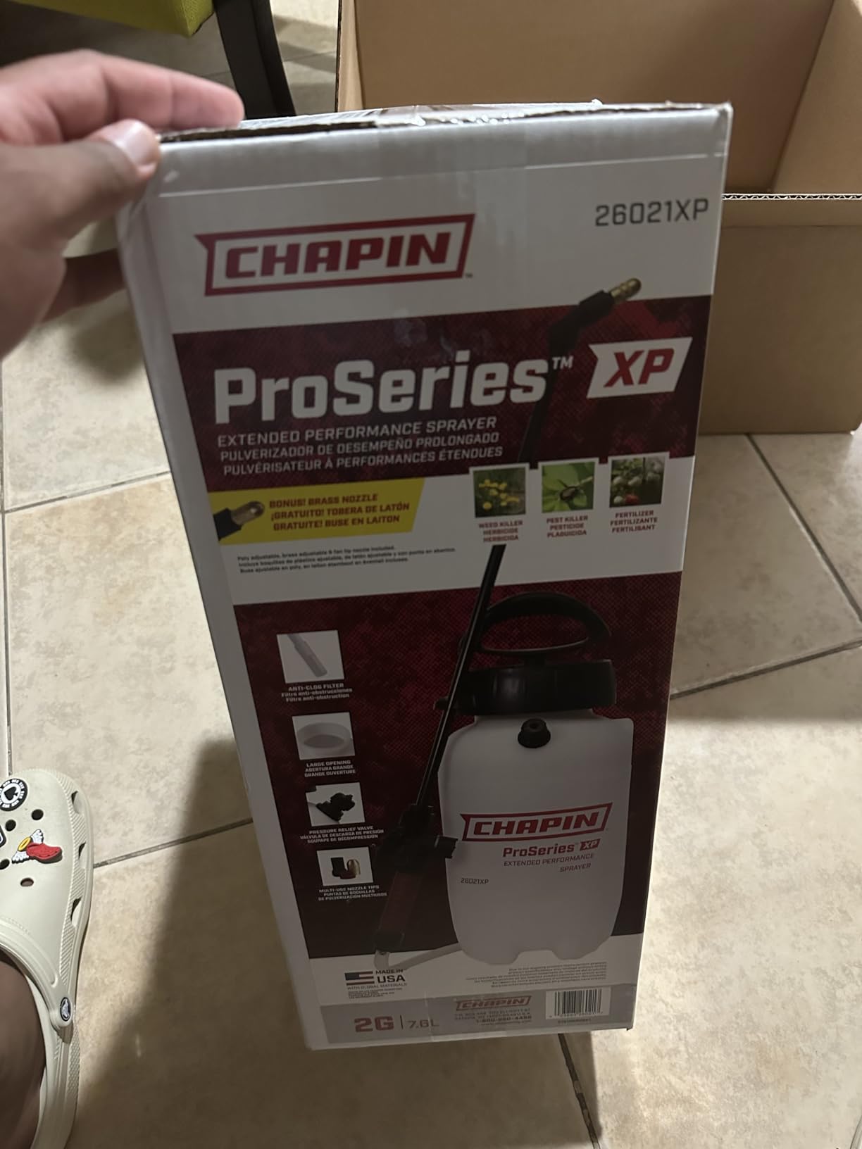 Chapin 26021XP Made in USA 2-Gallon Heavy-Duty Compression Sprayer for Professional Use, with 3 Nozzles, Pressure Relief Valve, Comfort Grip Handle customer photo 1