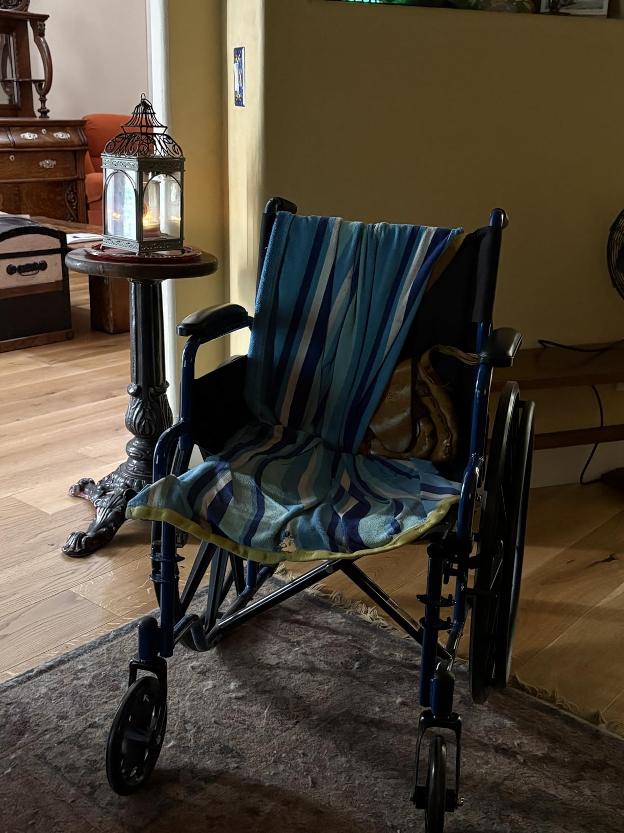 Drive Medical Blue Streak Lightweight Wheelchair - Portable Folding Mobility Aid - Swing-Away Footrests - Desk Arms - Durable Steel Frame - Easy Transport & Storage - 18-Inch Seat customer photo 1
