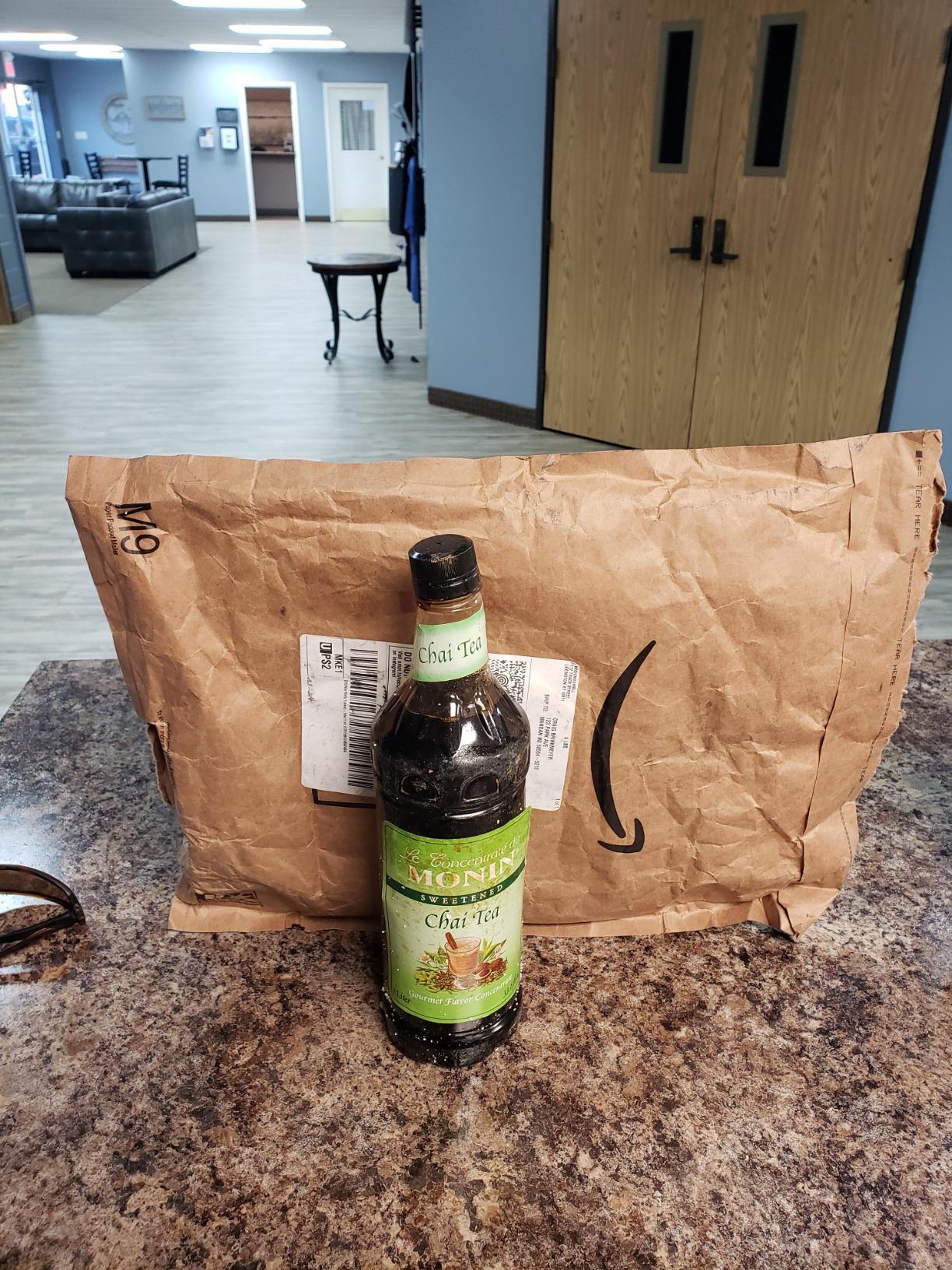 Monin - Chai Tea Concentrate, Spiced Green Tea Flavor, Natural Flavors, Great for Spiced Chai Teas, Coffee Drinks, Dessert Cocktails, Non-GMO, Gluten-Free (1 Liter) customer photo 1