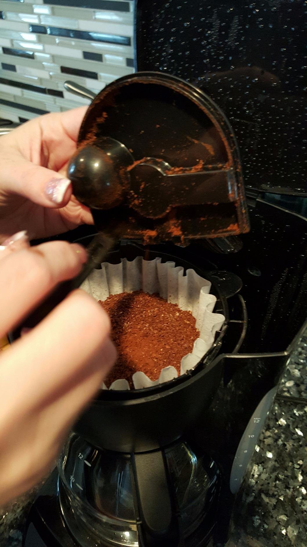 Mr. Coffee Automatic Burr Mill Coffee Grinder with 18 Custom Grinders Silver customer photo 2