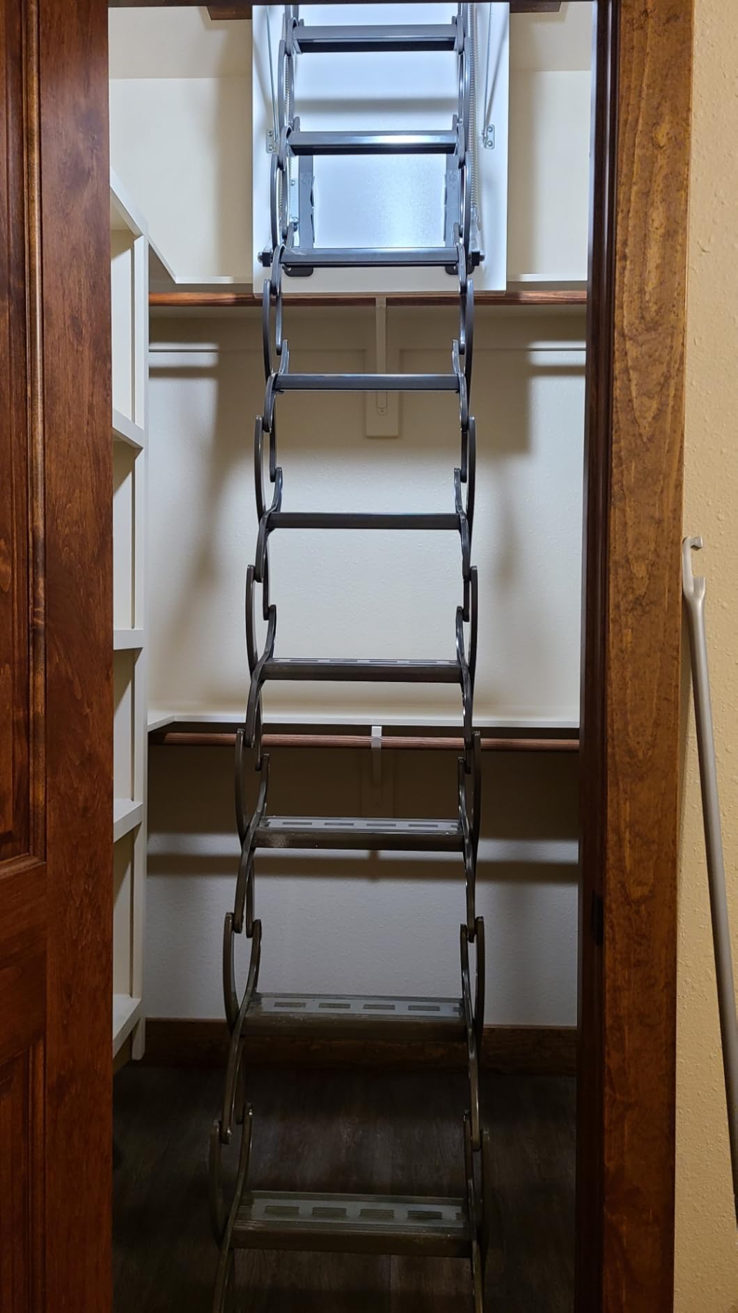 FAKRO LST 66875 Insulated Steel Scissor Attic Ladder for 22-Inch x 31-Inch Rough Openings customer photo 1