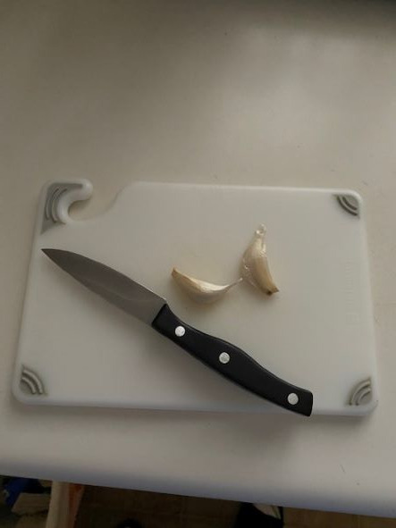San Jamar Saf-T-Grip Plastic Cutting Board with Safety Hook, 6