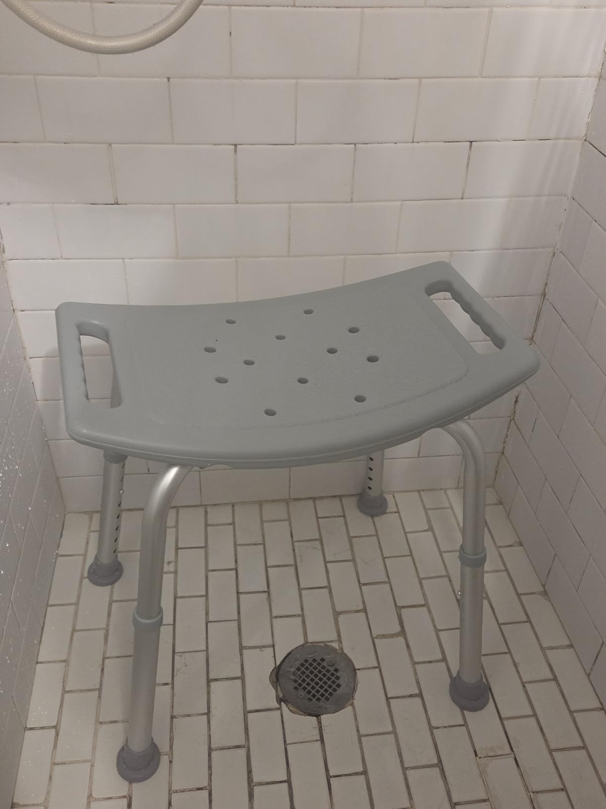 Drive Medical RTL12203KDR Shower Chair, Adjustable Stool with Suction Feet, Seat for Tub, Bathroom Bench Bath Chair for Elderly and Disabled, 300 LB Weight Cap customer photo 2