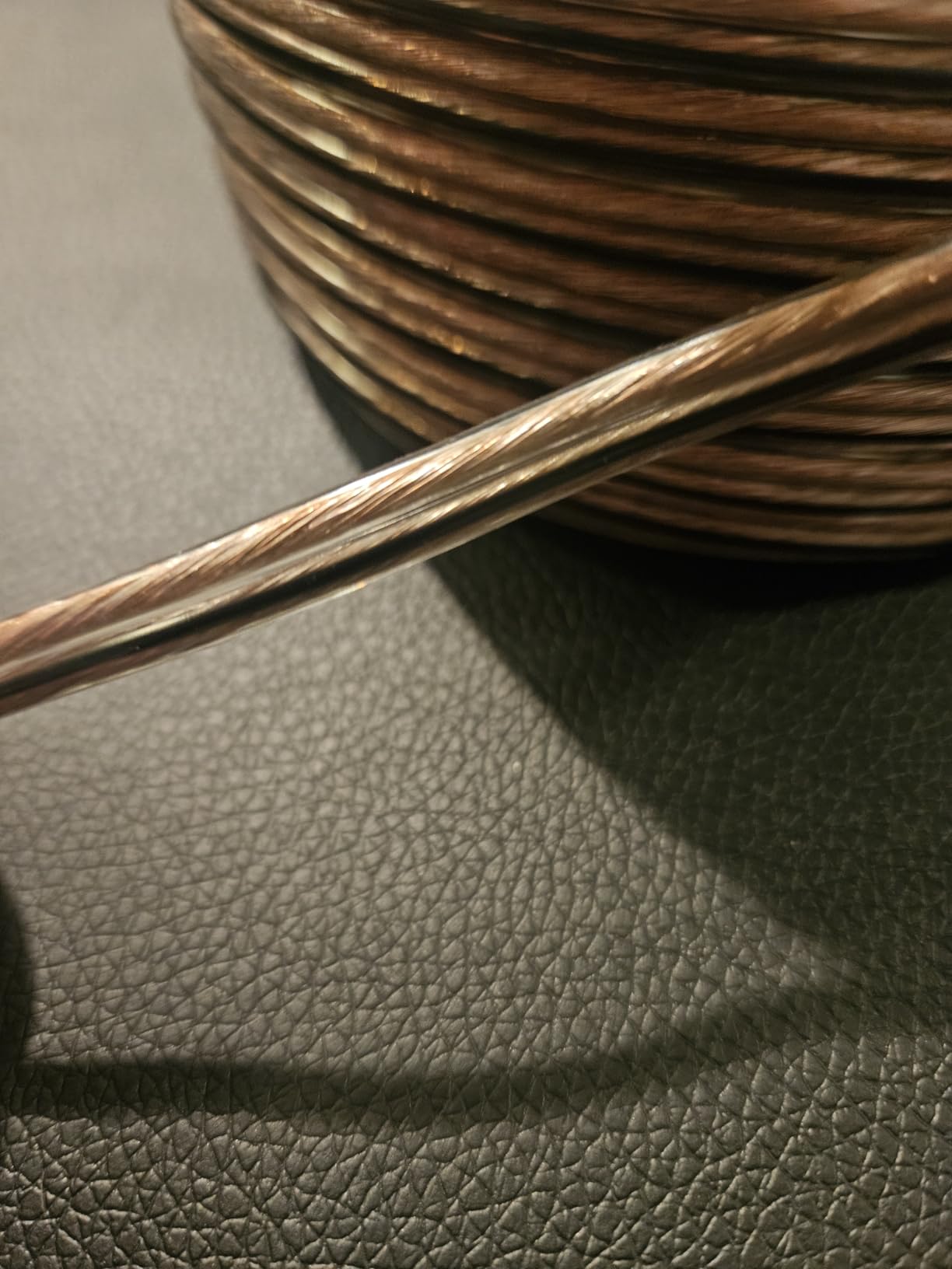 Amazon Basics 16-Gauge Speaker Wire Cable, Polarity Marked, 100 ft, Bronze customer photo 2