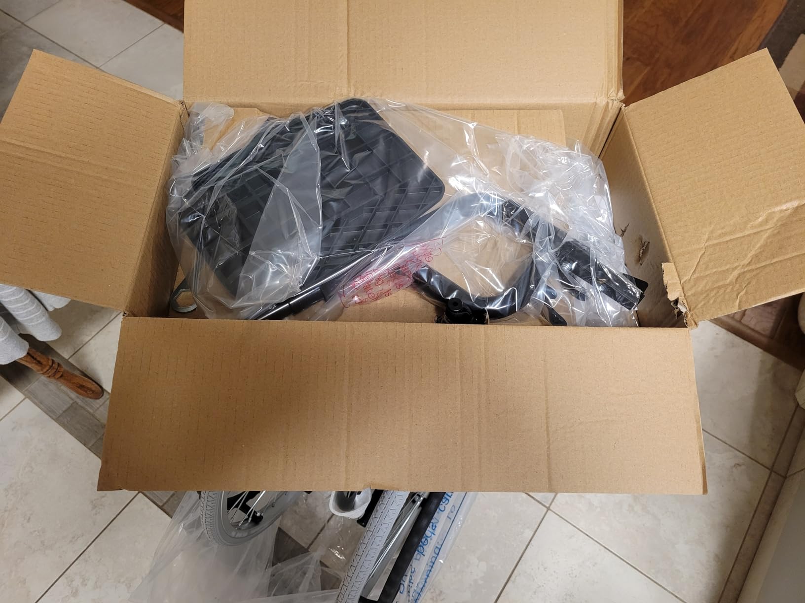 Karman 24 pounds LT-980 Ultra Lightweight Wheelchair Black customer photo 2