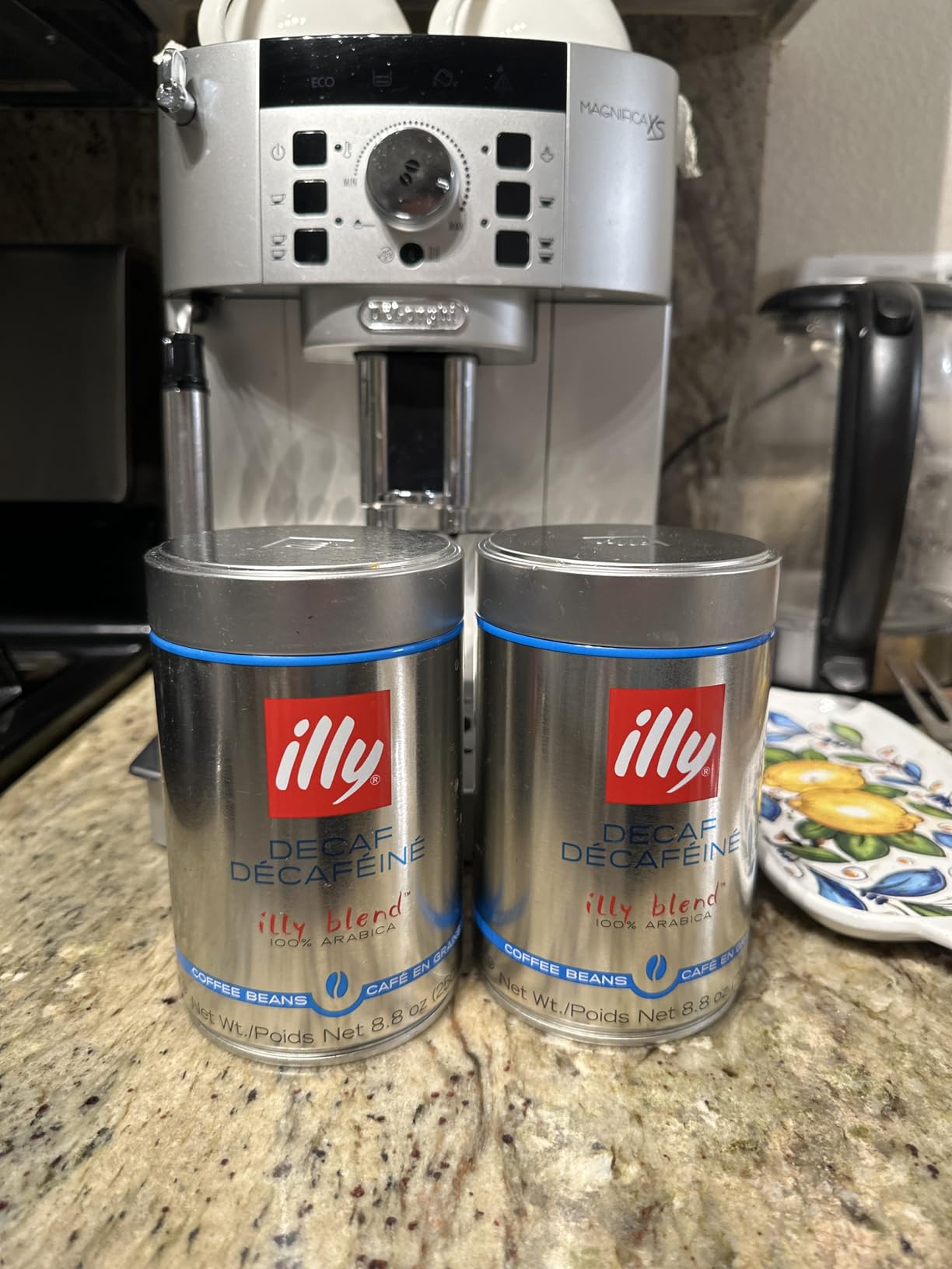 illy Decaf Whole Bean Coffee, Classic Medium Roast Gourmet Blend, 100% Arabica Coffee, 8.8 Ounce (Pack of 1) customer photo 1