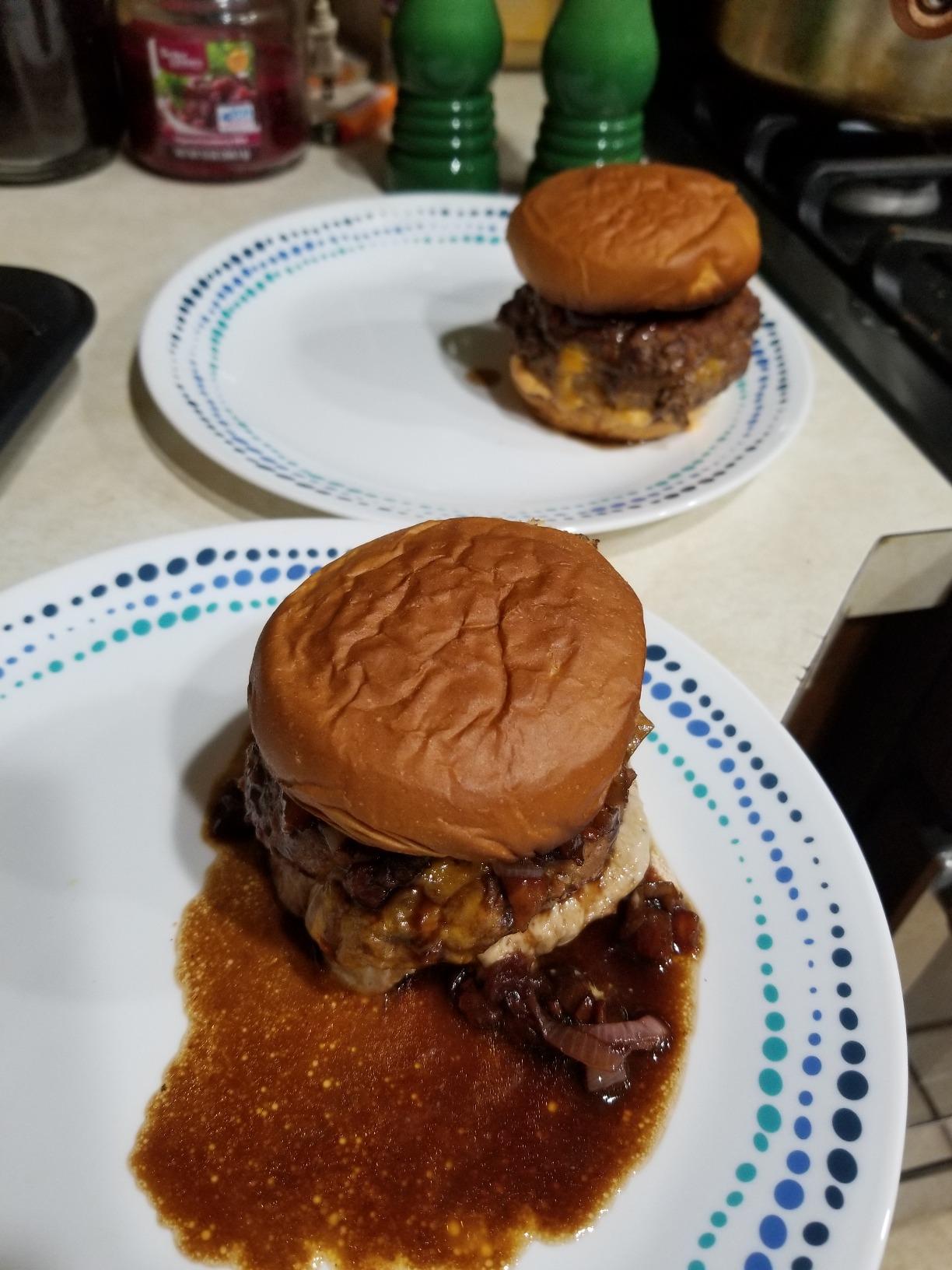 Weber Original Burger Press, Black - Creates Perfect Flat 1/4 lb & 1/2 lb Patties with Built-in Dimple, Detachable Handle & Nylon Grip customer photo 1