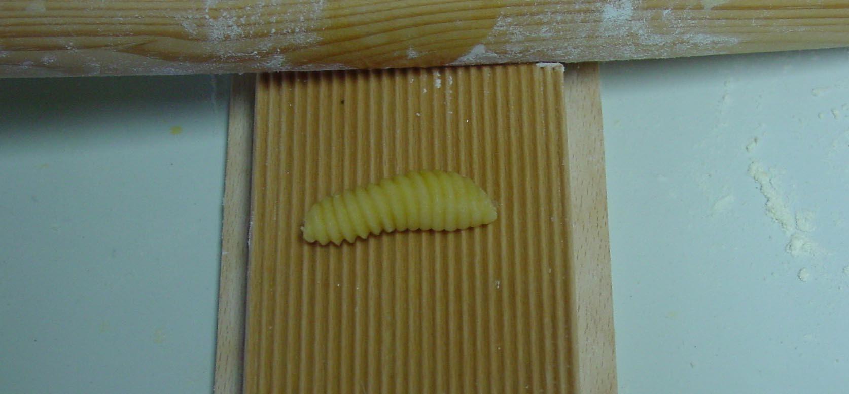 Eppicotispai Garganelli and Gnocchi Stripper with Paddle, Natural Beechwood customer photo 1