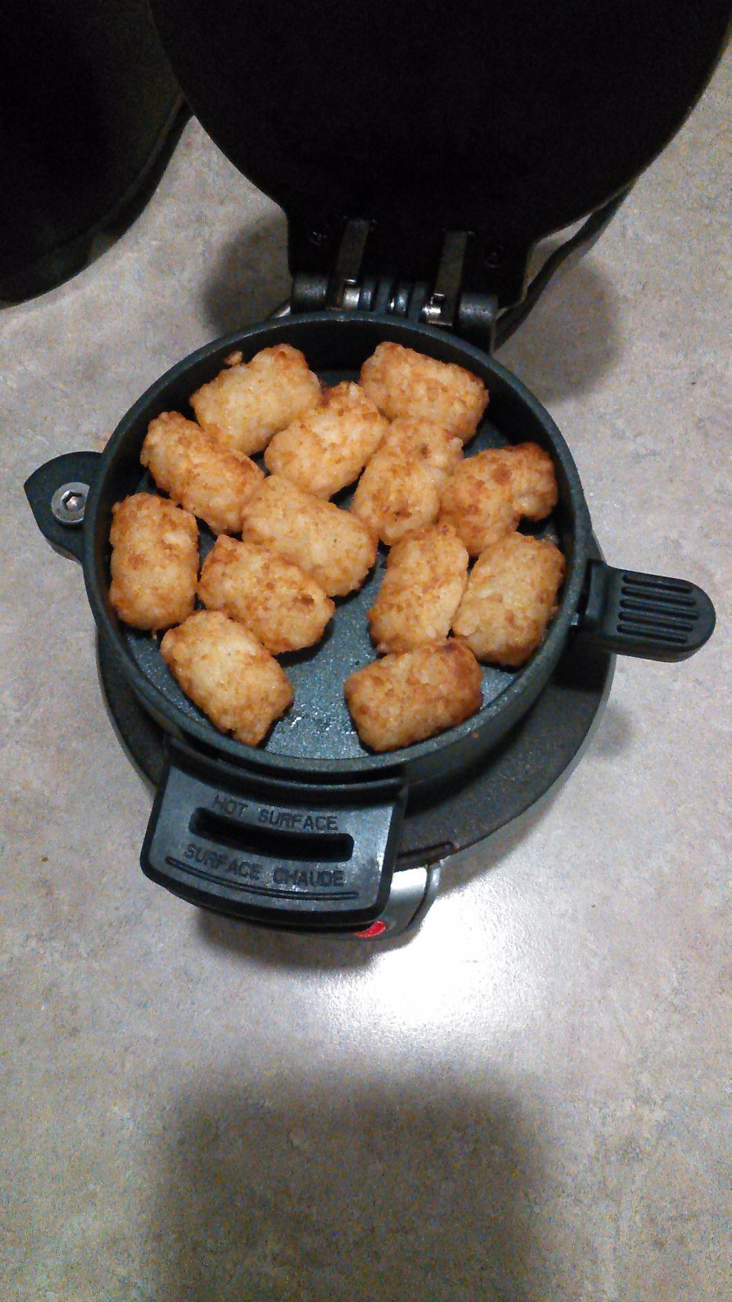 Hamilton Beach Breakfast Sandwich Maker with Egg Cooker Ring, Customize Ingredients, Perfect for English Muffins, Croissants, Mini Waffles, Silver (25475) customer photo 1