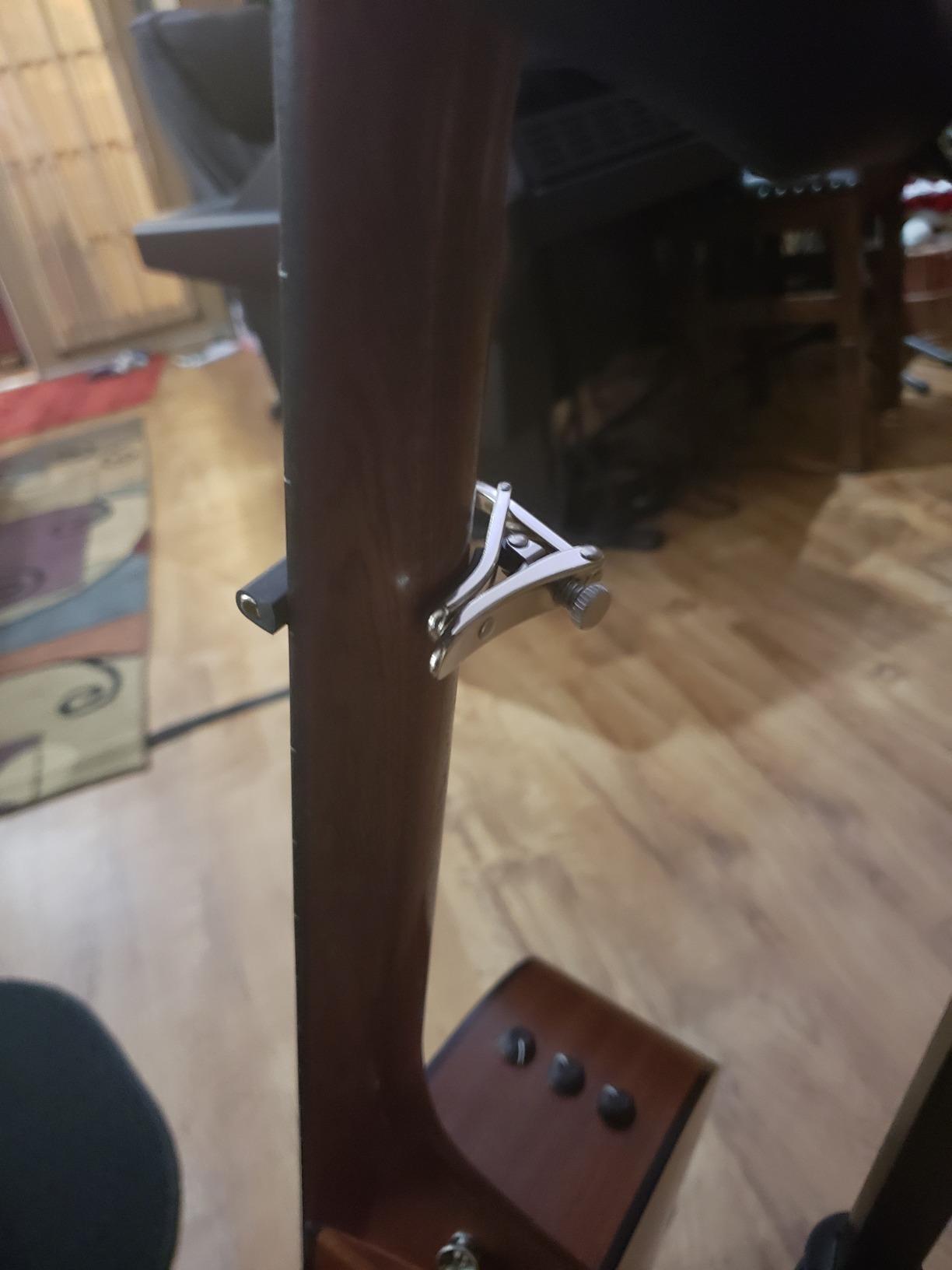 Shubb C1 Standard Acoustic Guitar Capo - Polished Nickel customer photo 2