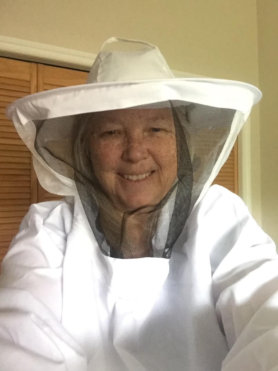 VIVO Professional White Large Beekeeping Suit, Jacket, Pull Over, Smock with Veil customer photo 1