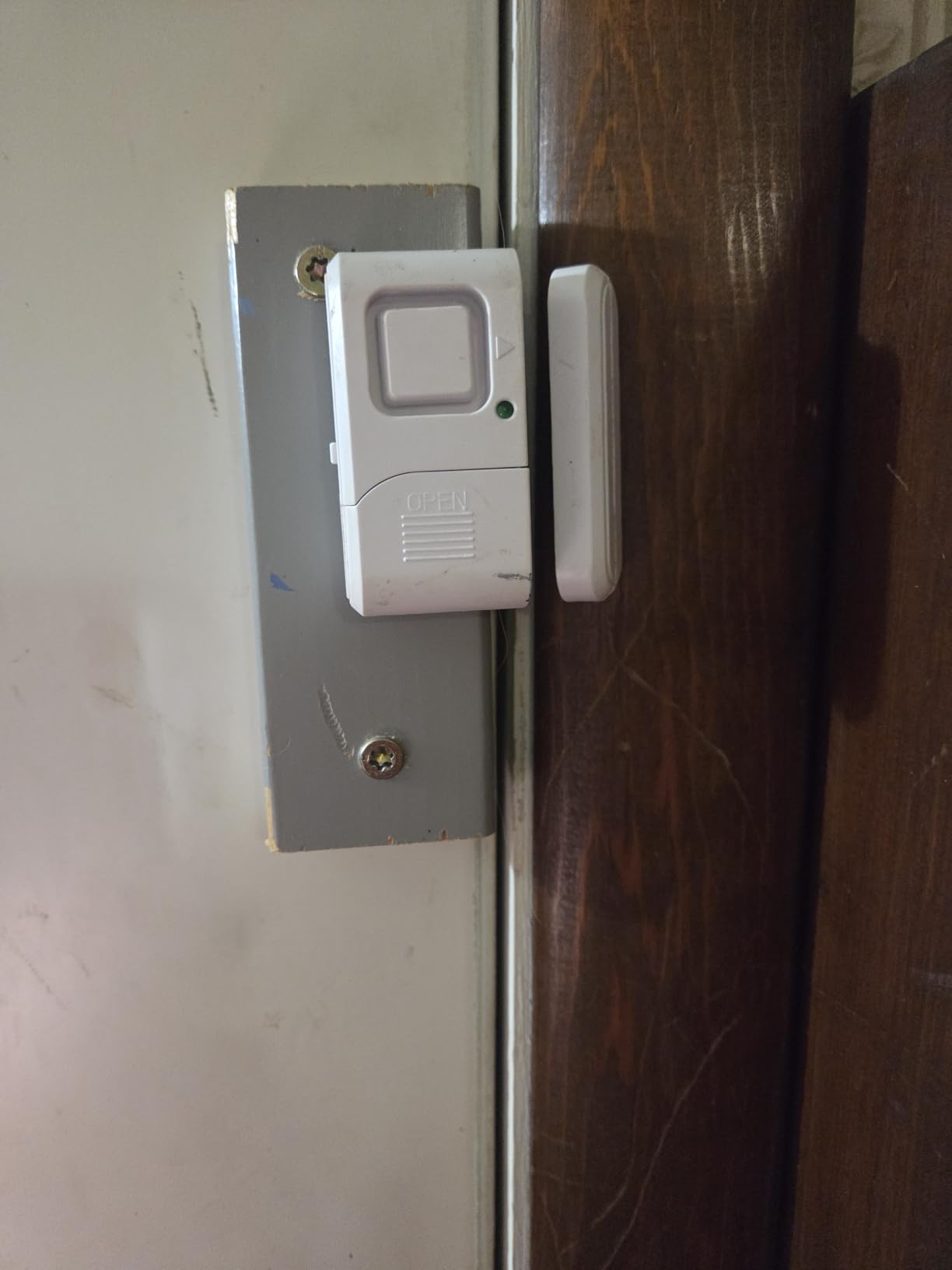 UltraPro Personal Security Window and Door Alarm, 4 Pack, DIY Protection, Burglar Alert, Wireless Chime/Alarm, Easy Installation, Home Security, Ideal for Home, Garage, Apartment and More, 45174 customer photo 1