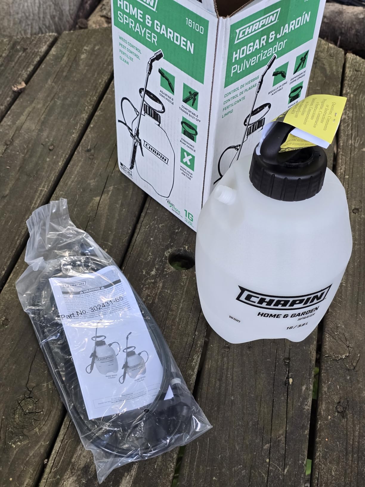 Chapin 16200 Pump Sprayer, 2-Gallon, Lawn & Garden Translucent Poly Tank, Adjustable Cone Nozzle, Ergonomic Handle & in-Tank Filter for Herbicides, Pesticides & Fertilizers customer photo 2