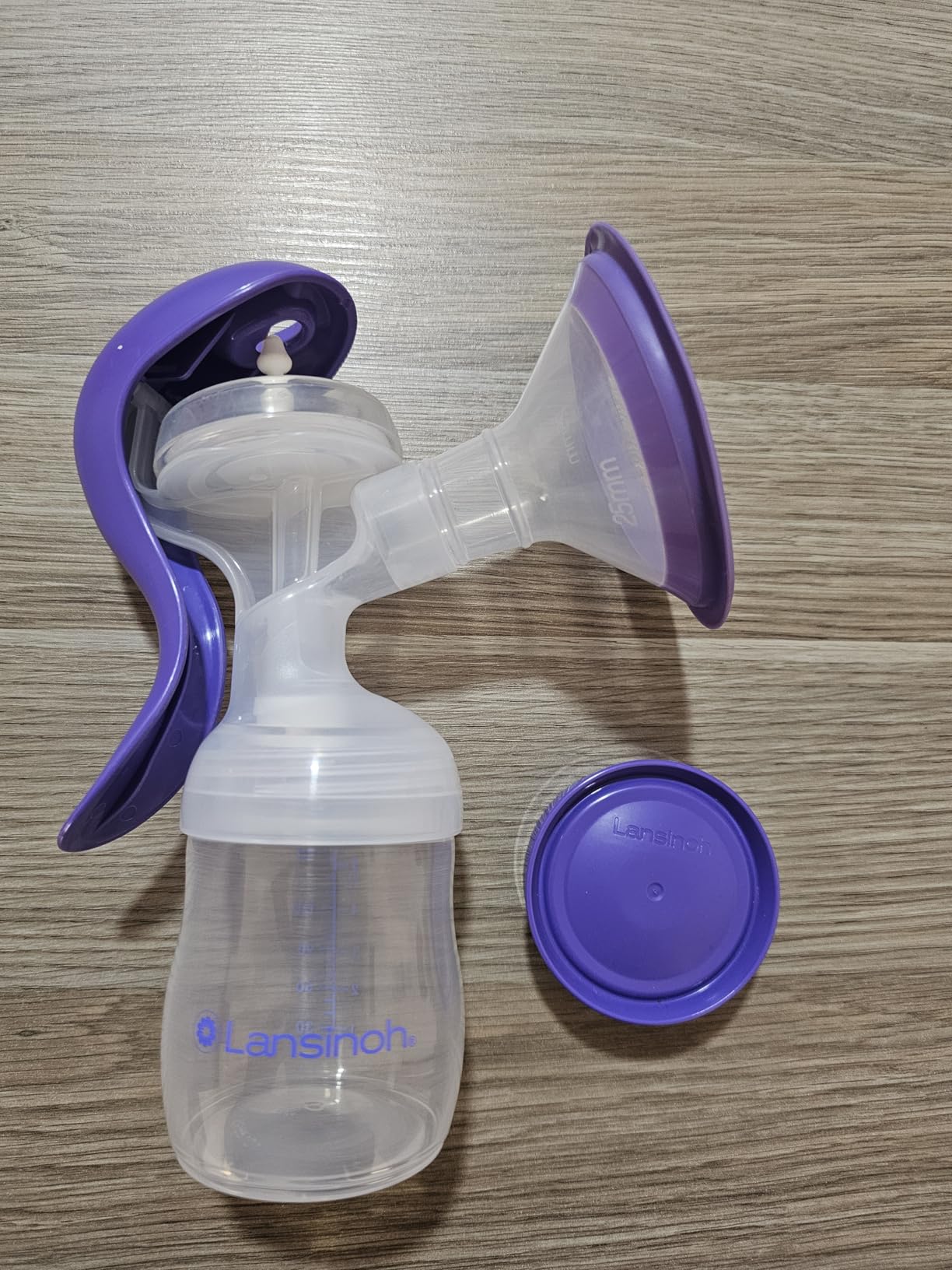 Lansinoh Manual Breast Pump, Breast Feeding Hand Pump with Comfortable Flange, Includes 5oz Baby Bottle with Slow Flow Nipple, Breastfeeding Essentials customer photo 1